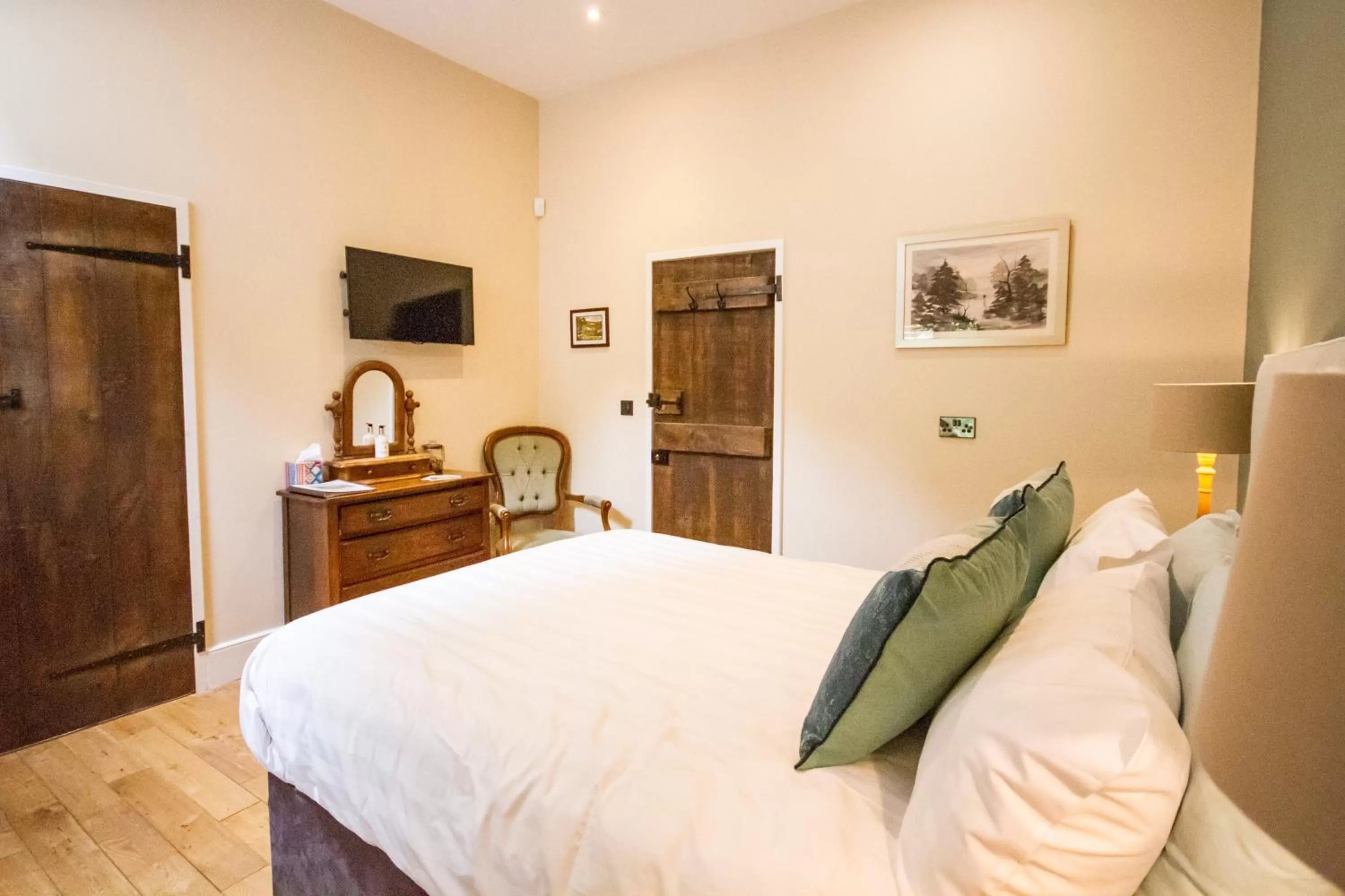 Photo of the whole room, Bed in Robin Hood Farm B&B