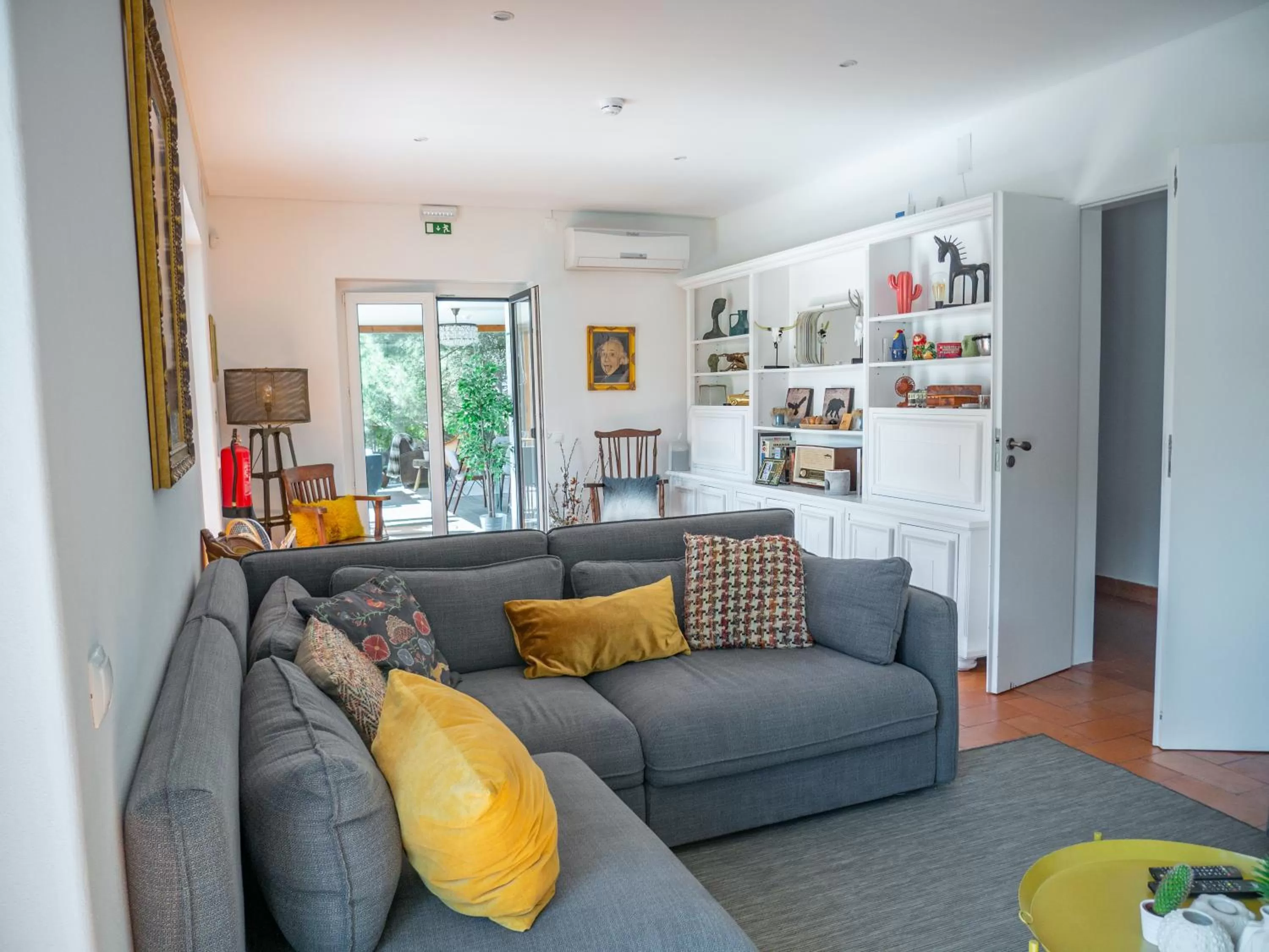 Communal lounge/ TV room in Azen Cool House