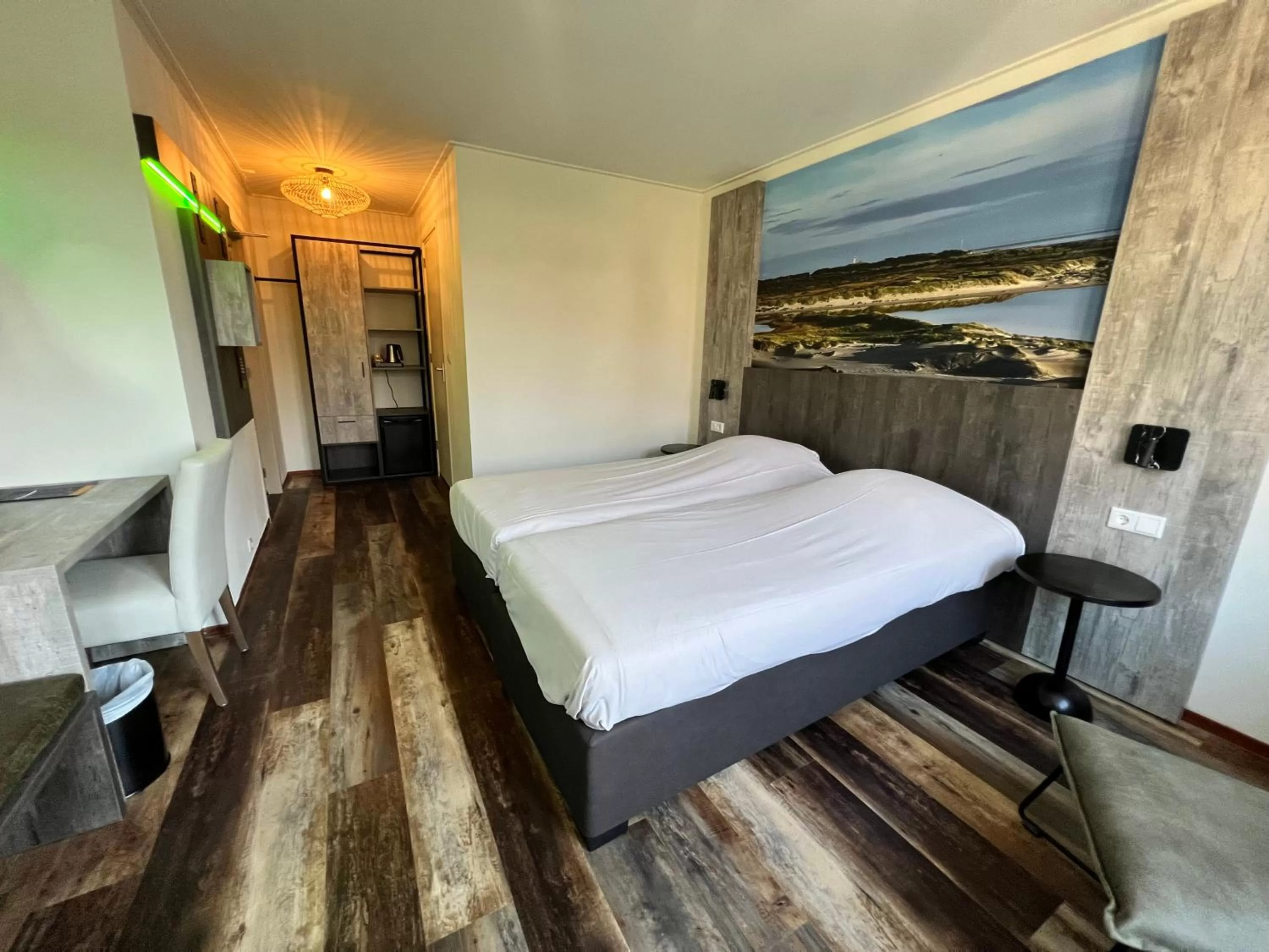 Photo of the whole room, Bed in Hotel Nap