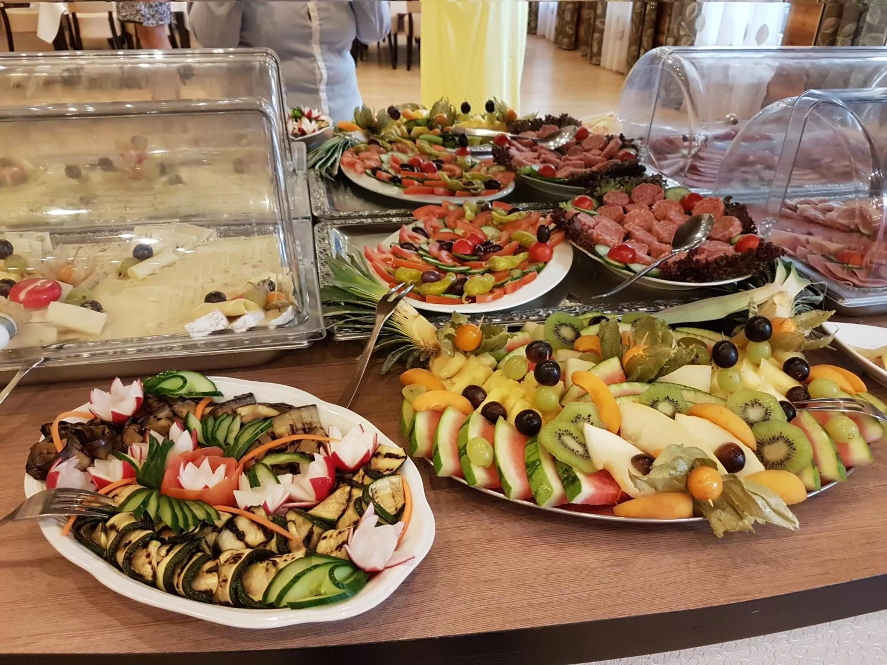 Buffet breakfast in Hotel Zum Weissen Ross