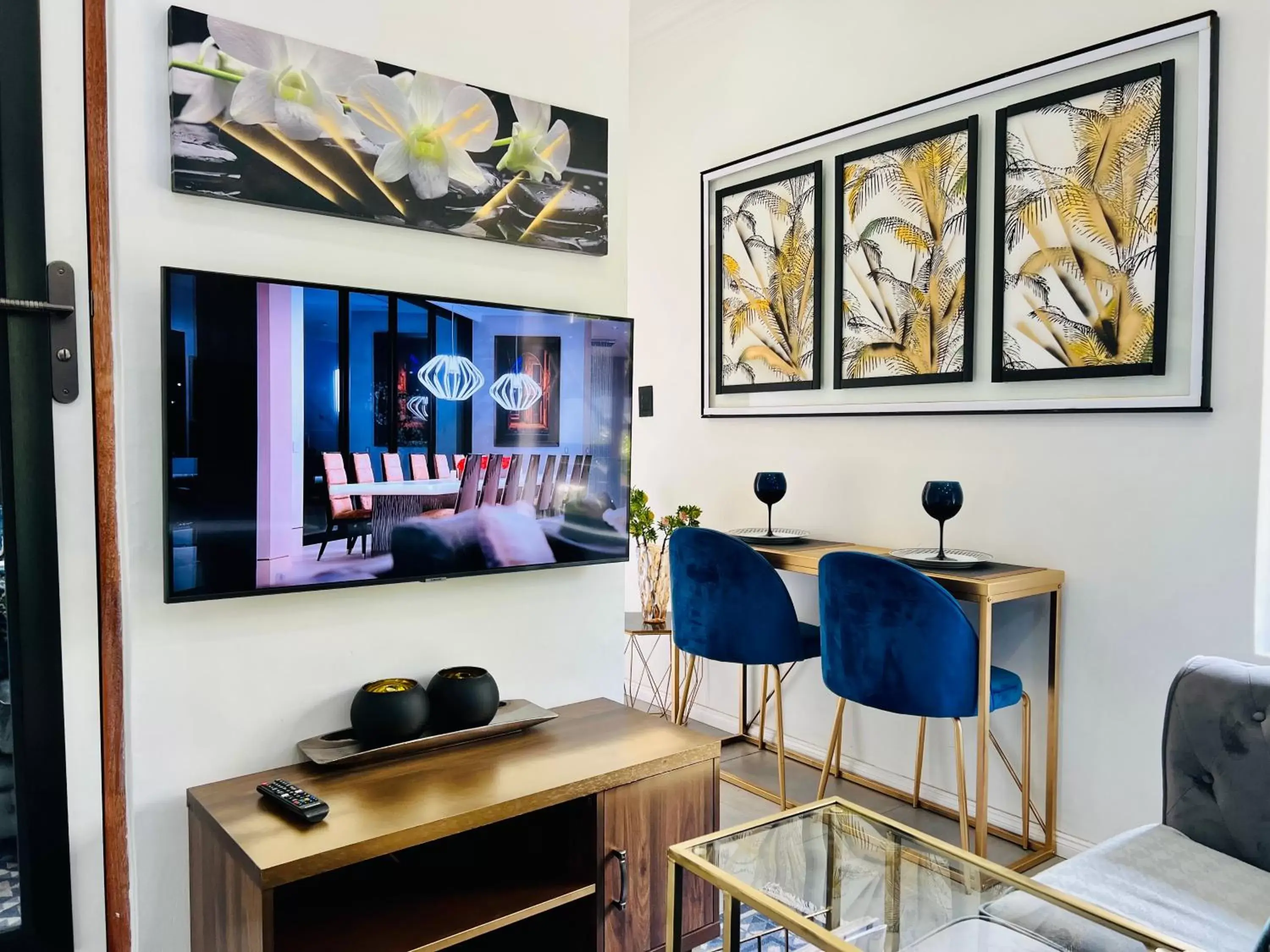 Queen Studio in 24 On Basil Inventive suites Queen Studio in 24 On Basil Inventive suites