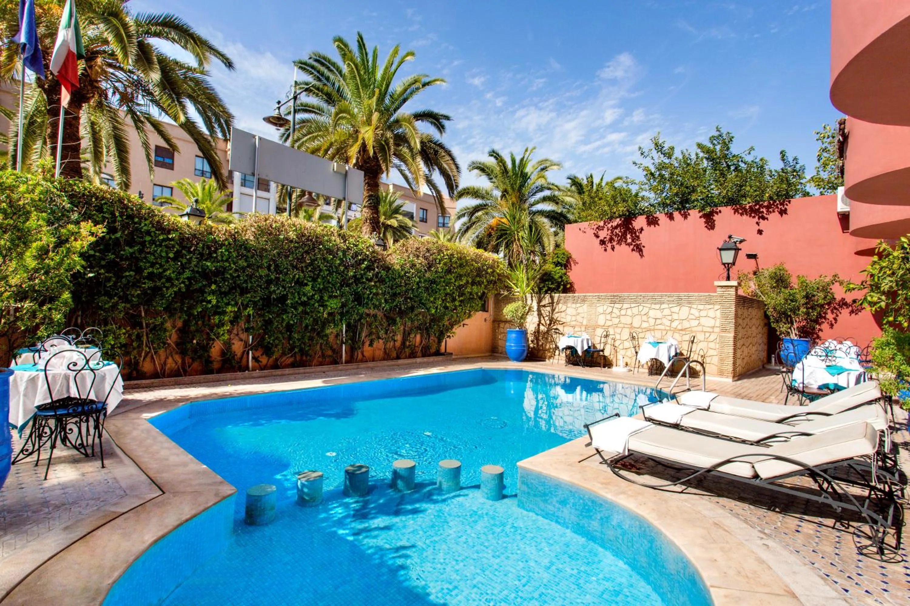 Swimming pool in Hotel Akabar