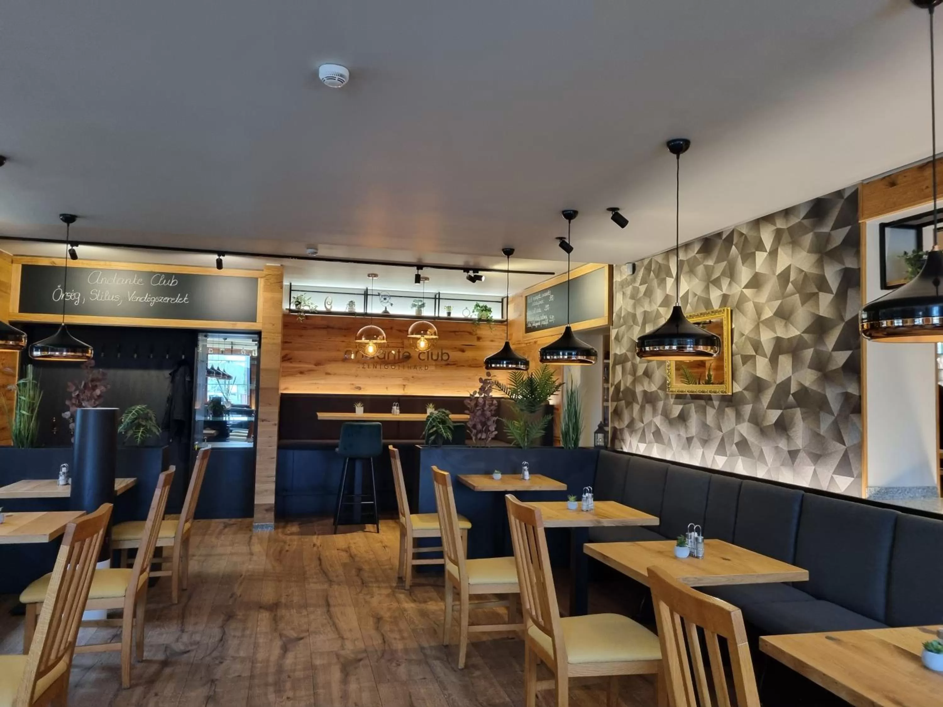 Restaurant/Places to Eat in Andante Pension & Restaurant