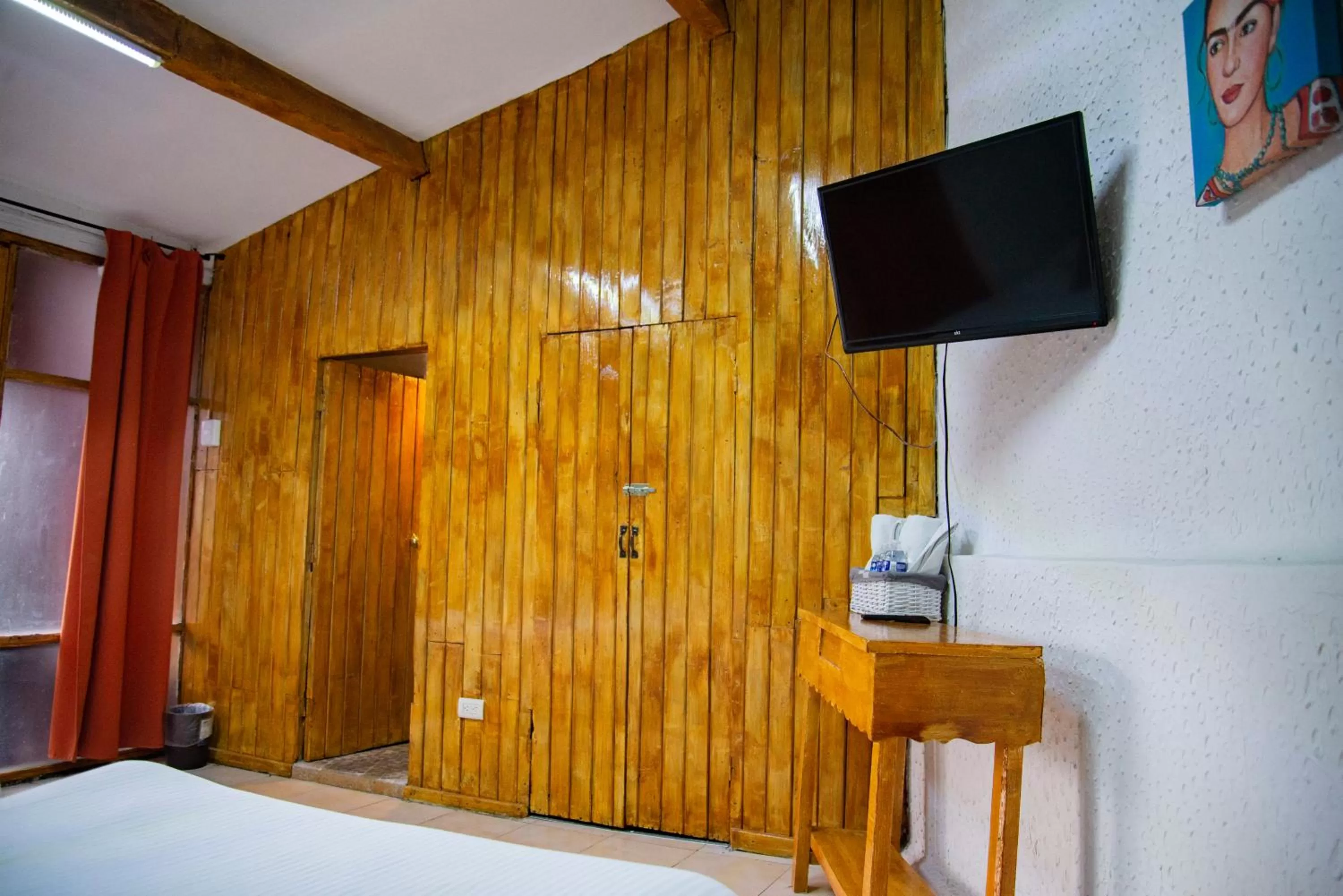 TV/Entertainment Center in Hotel Hacienda de Cobos