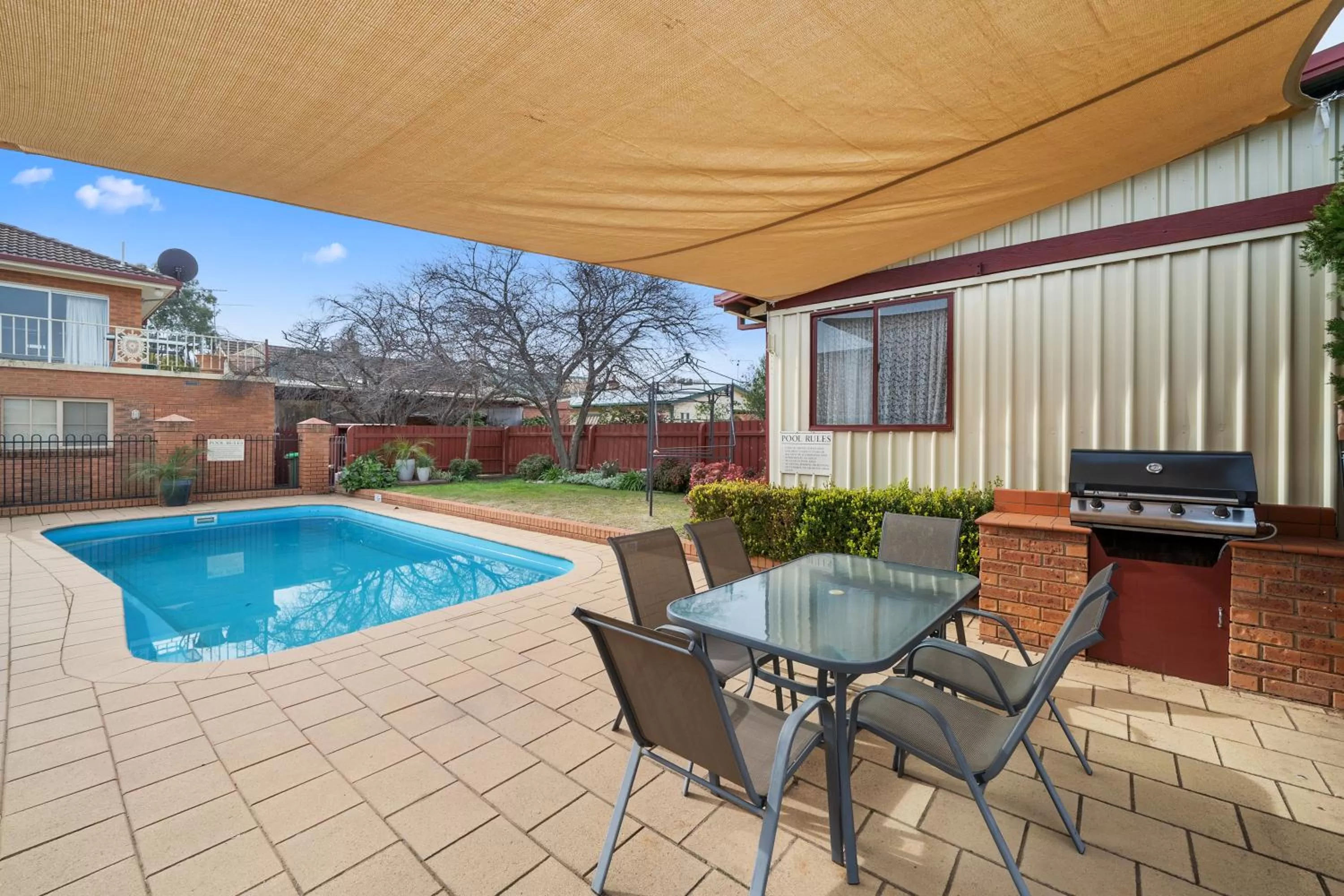 BBQ facilities in Comfort Inn Heritage Wagga