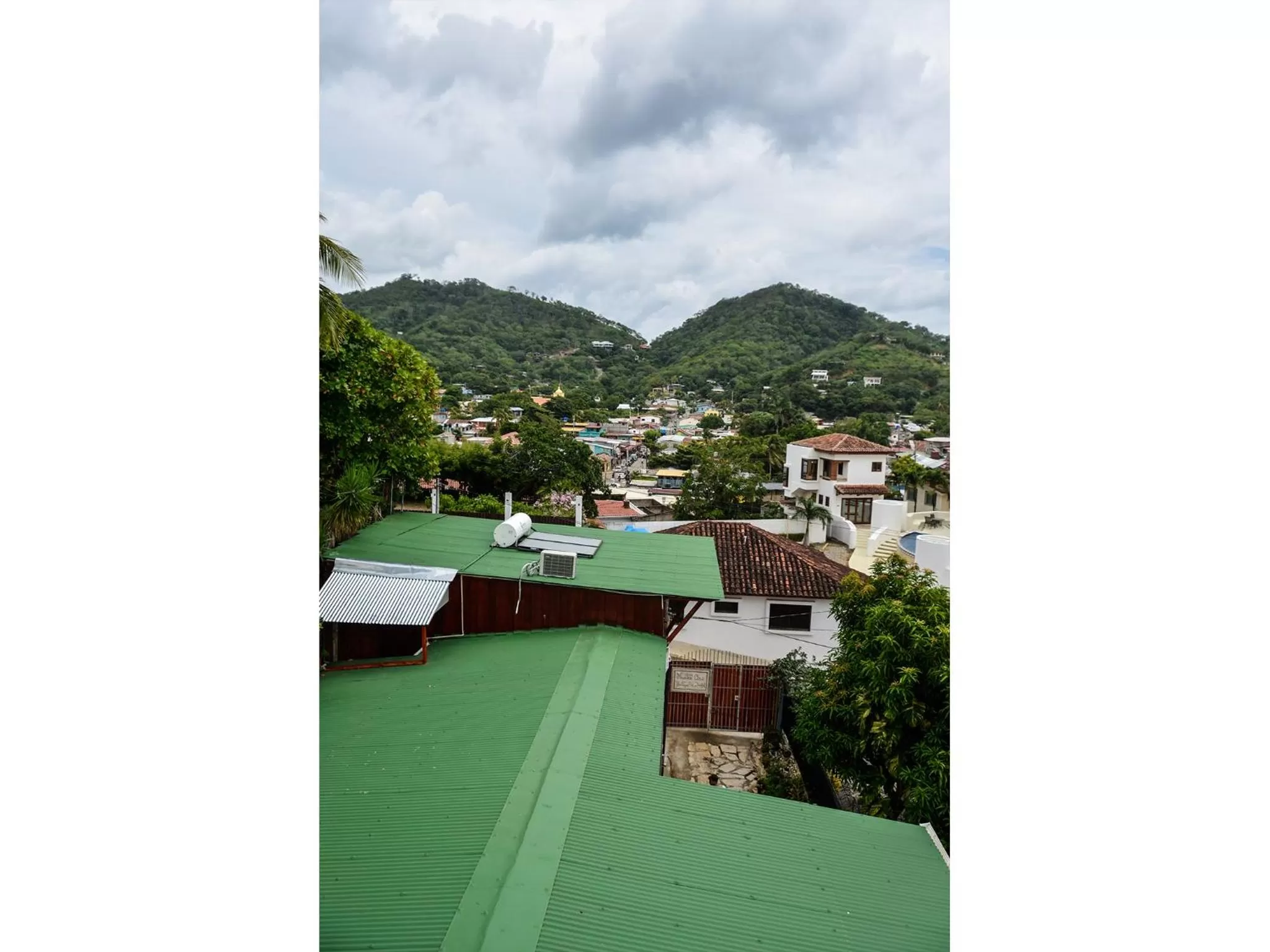 Day, Neighborhood in Nuestra Casa