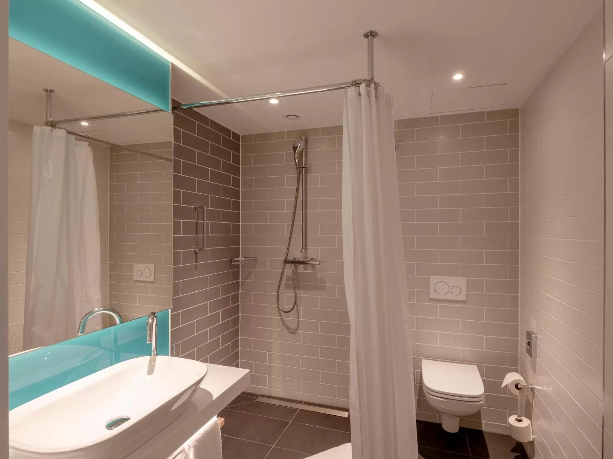 Shower in Holiday Inn Express - Offenbach by IHG