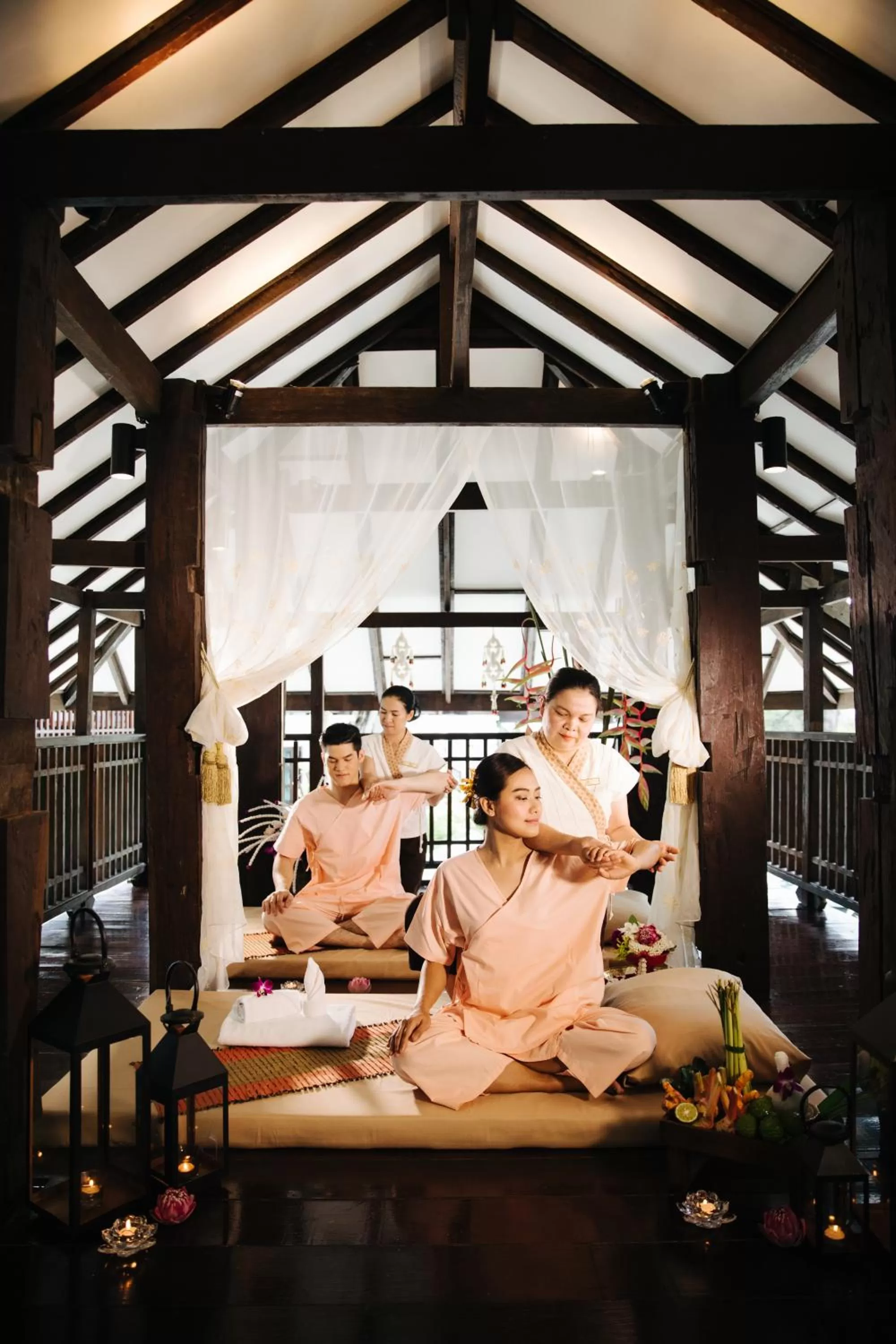 Massage in Na Nirand Romantic Boutique Resort