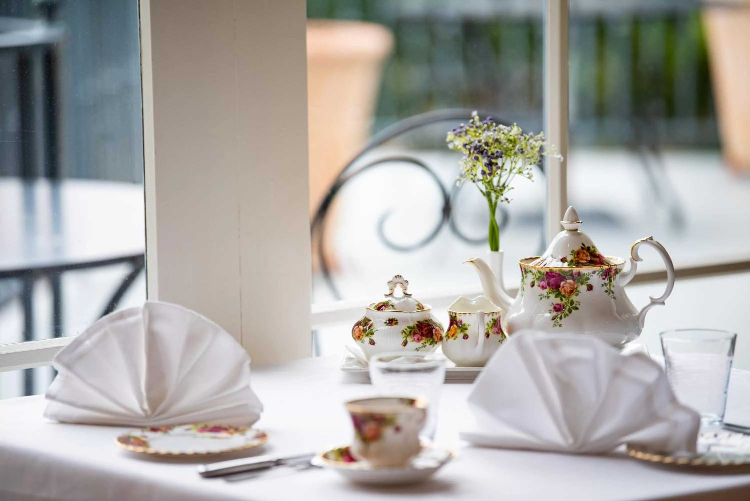 Meals in Villa Howden