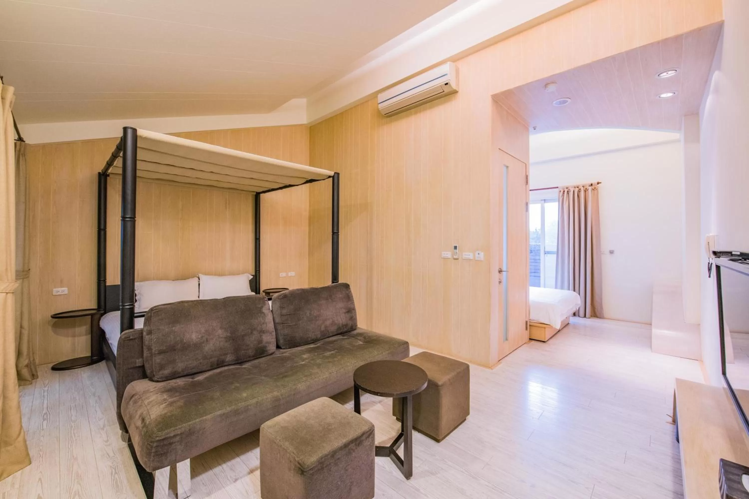 Seating Area in Pisces06