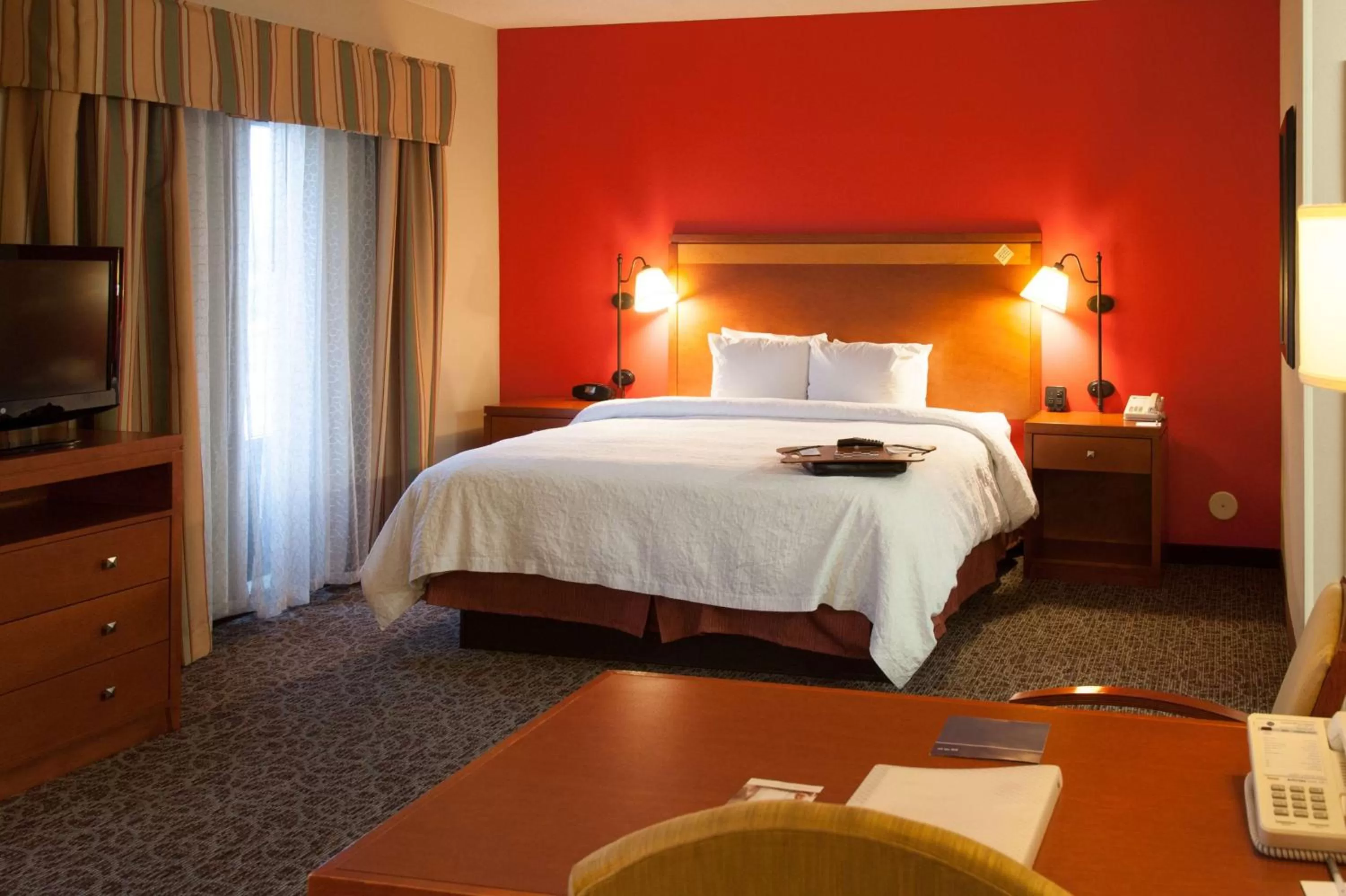 Bed in Hampton Inn Enterprise