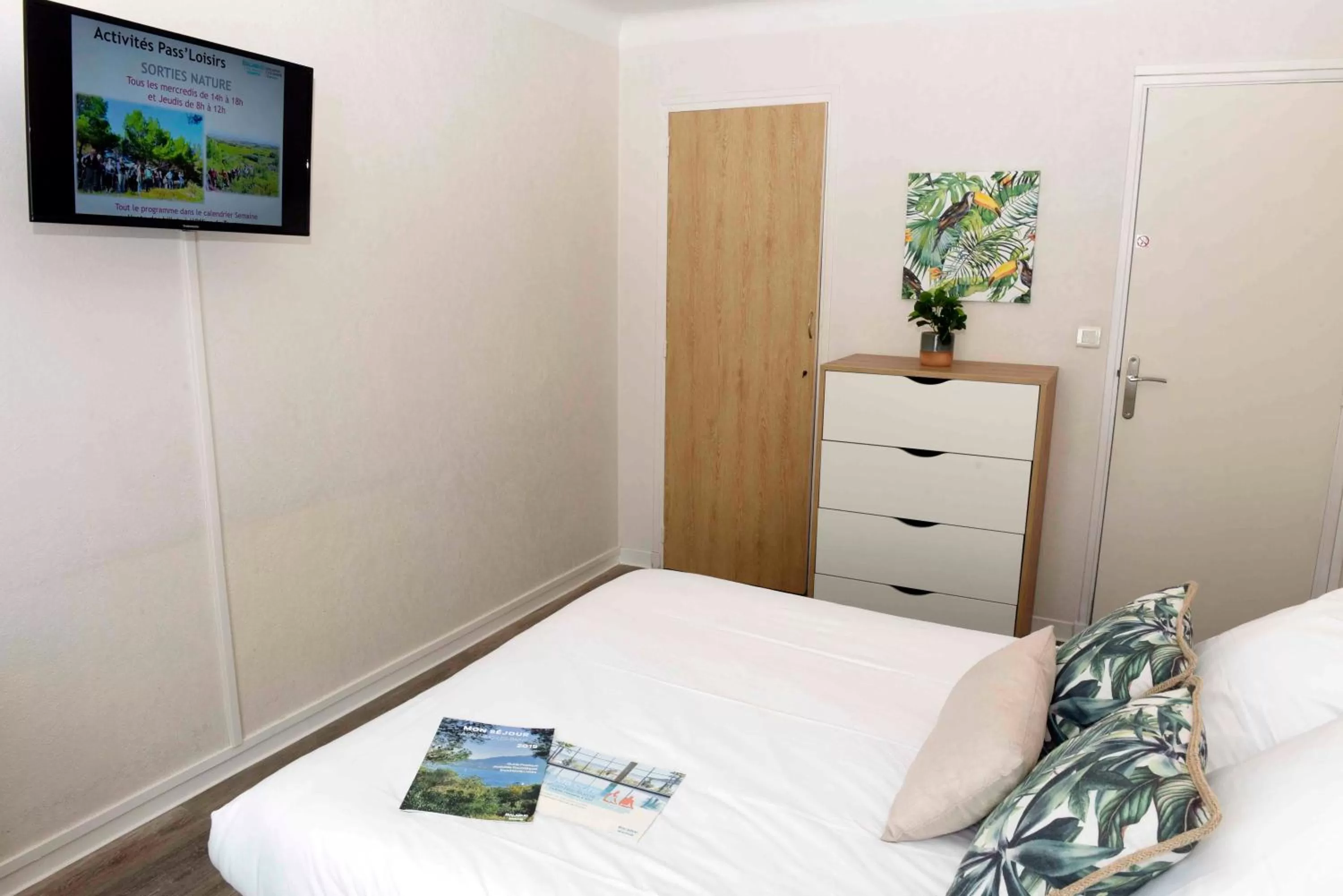 Photo of the whole room in Azur Hôtel