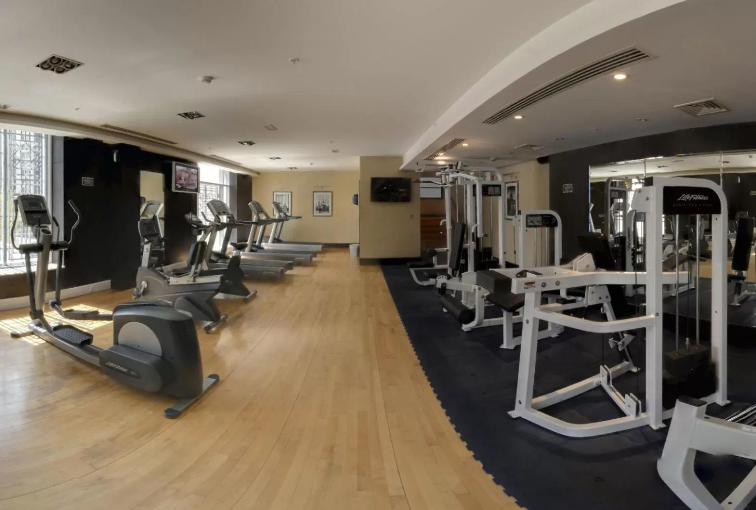 Fitness centre/facilities in Ramada by Wyndham Downtown Dubai