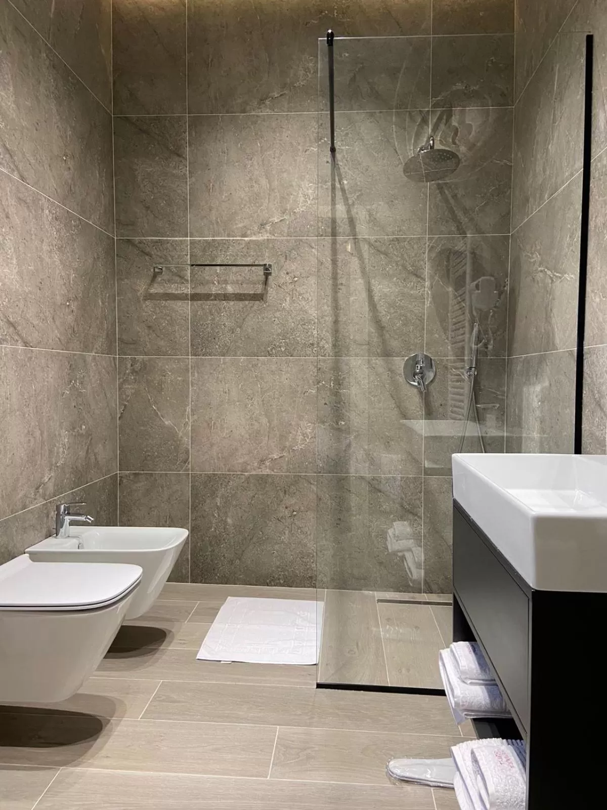 Toilet in Ardenica Boutique Hotel