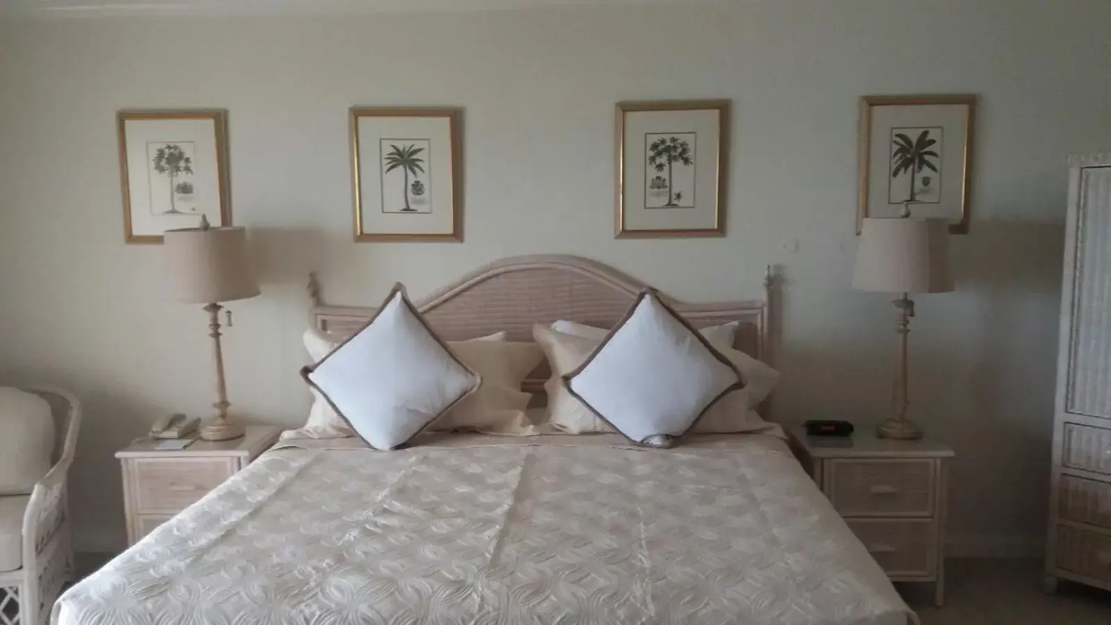 King Room with Ocean View in Coral Sands Beach Resort King Room with Ocean View in Coral Sands Beach Resort