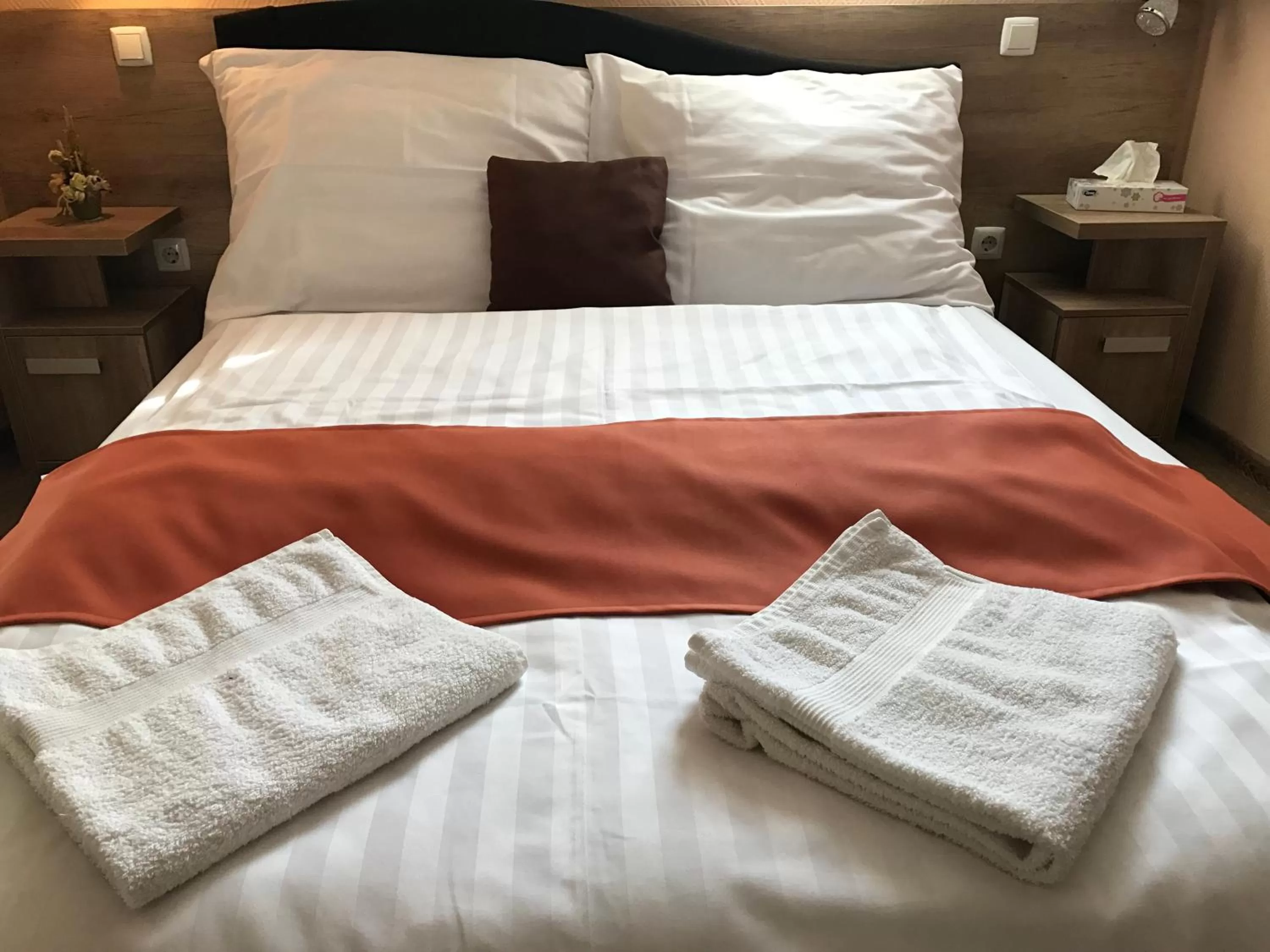 Bed in Abszolút Hotel és Panzió