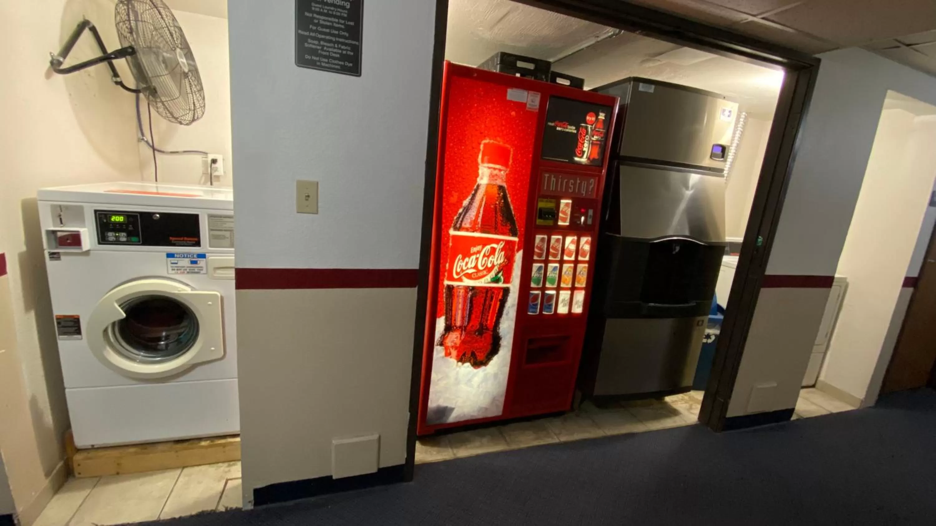 vending machine in Newton Inn