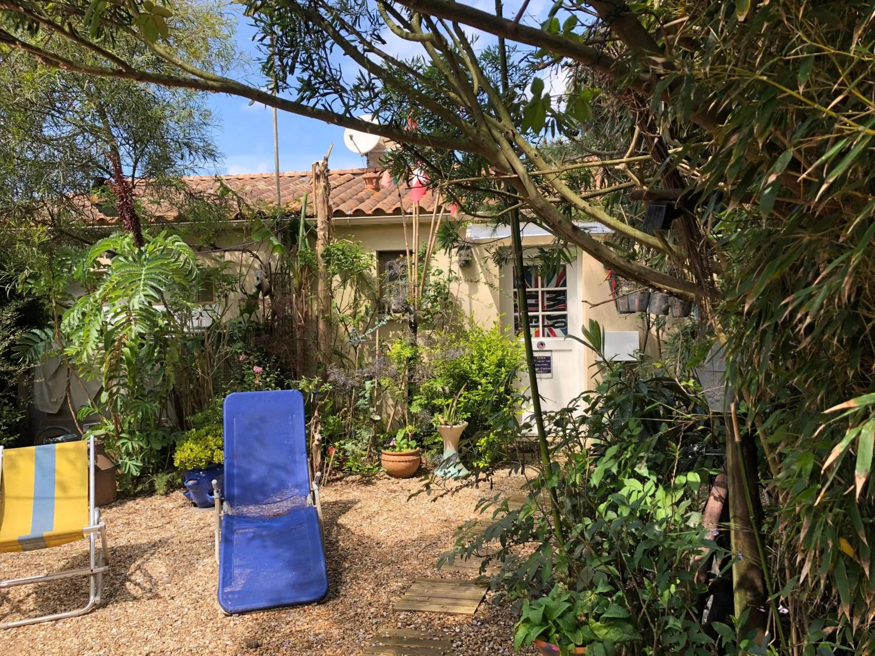 Property Building in L Atypique