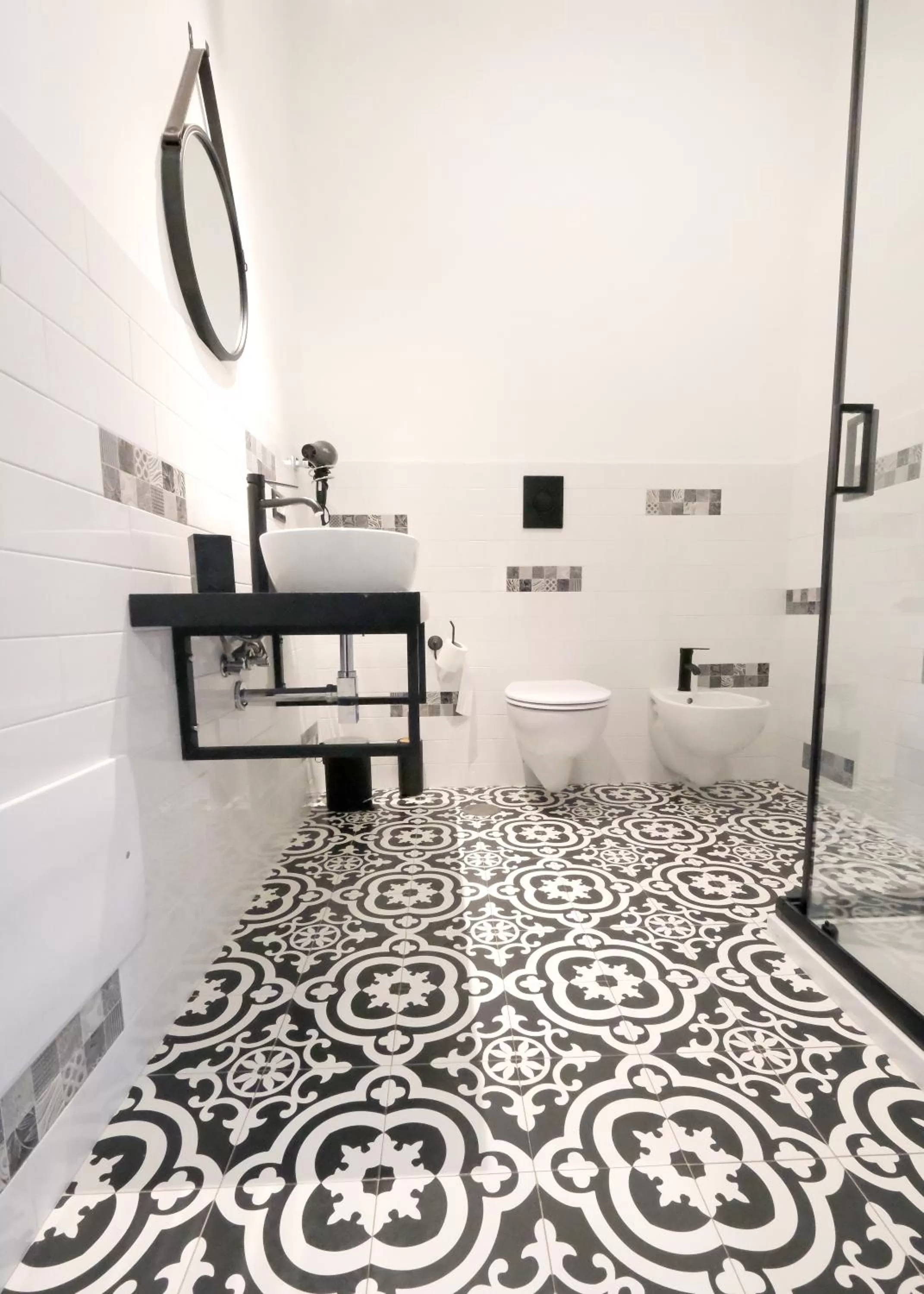 Bathroom in LH51 Rooms