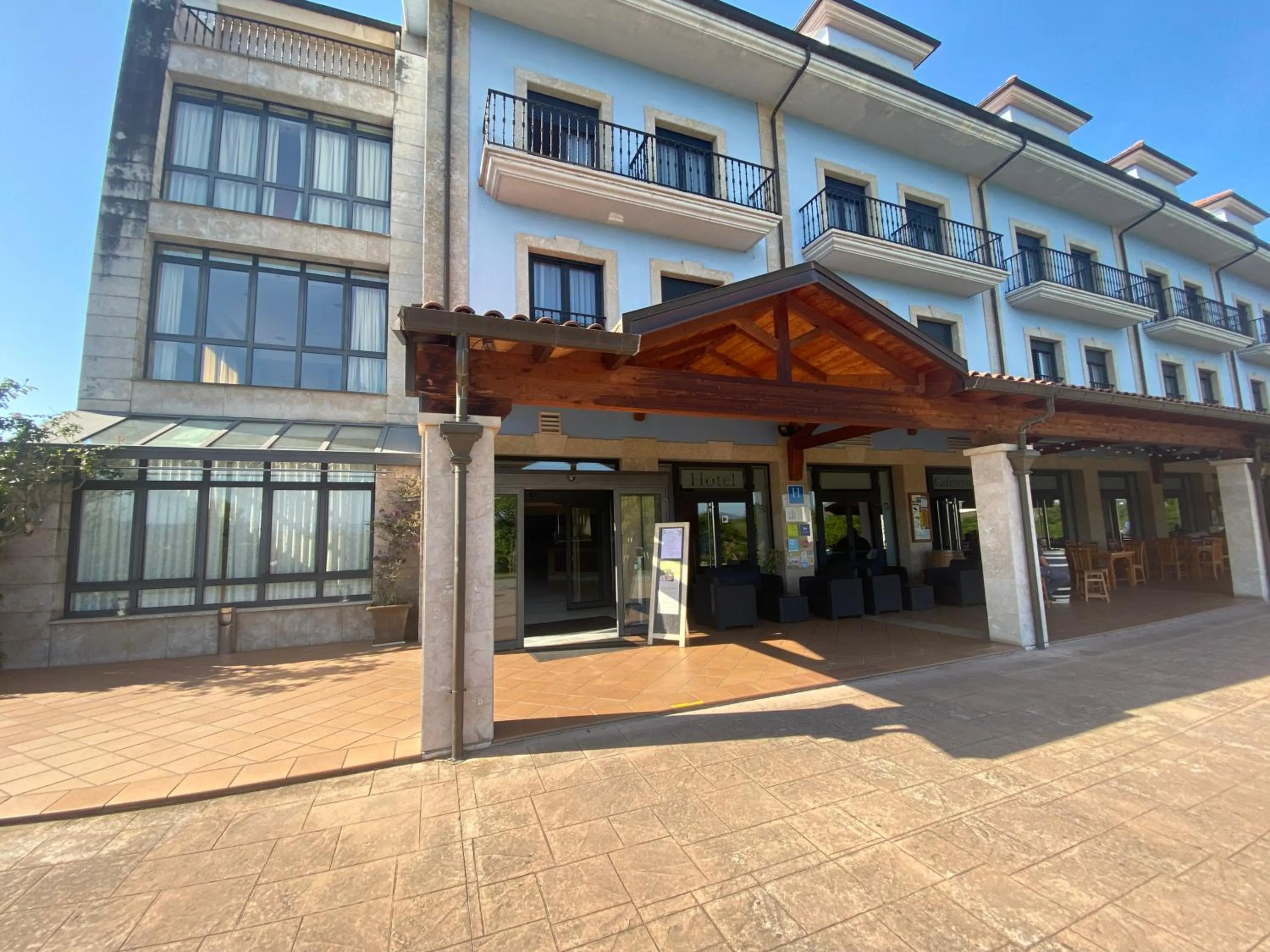 Facade/entrance in Hotel Cristina