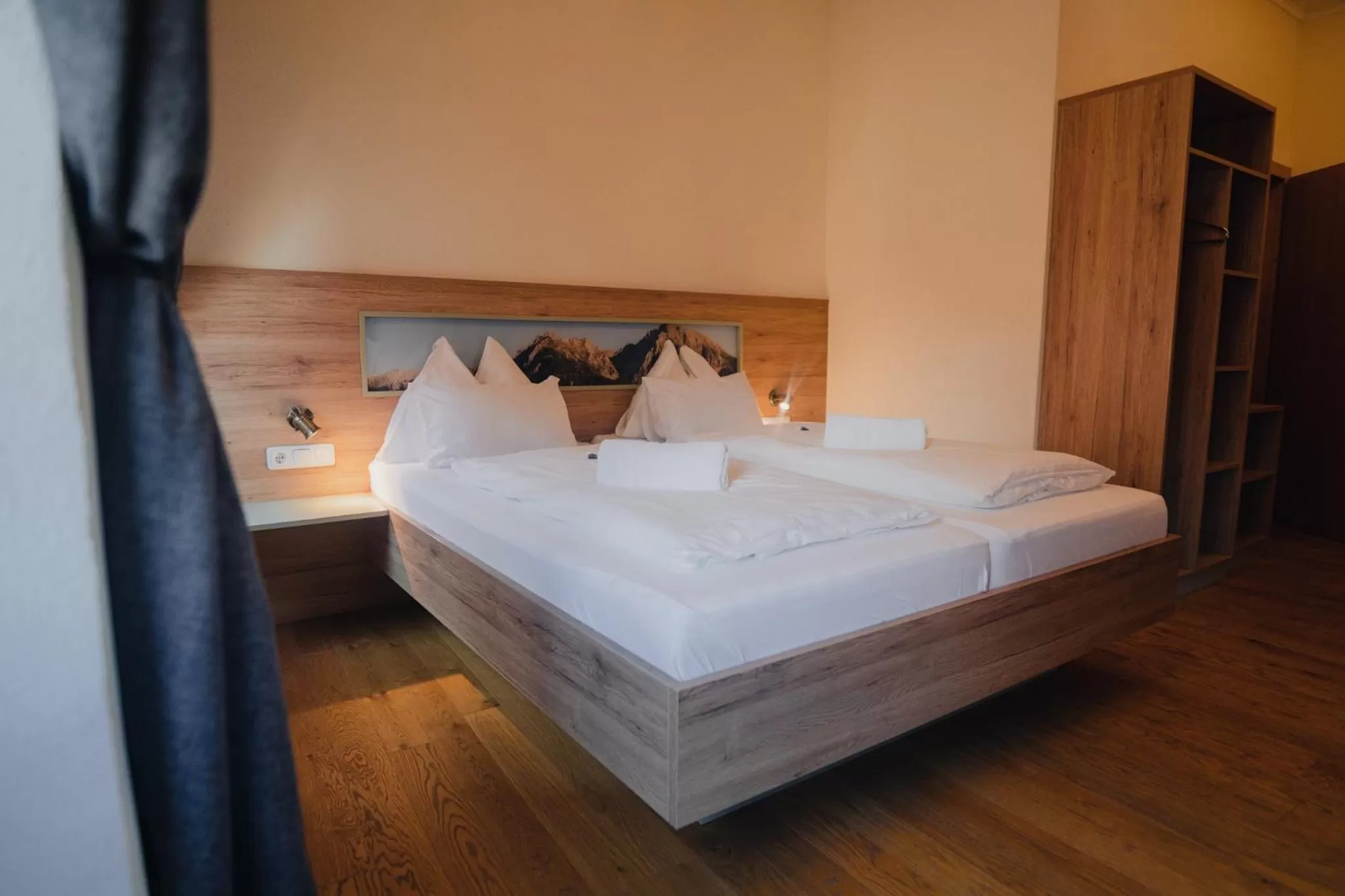 Bed in Hotel Restaurant DAS RÖSSL