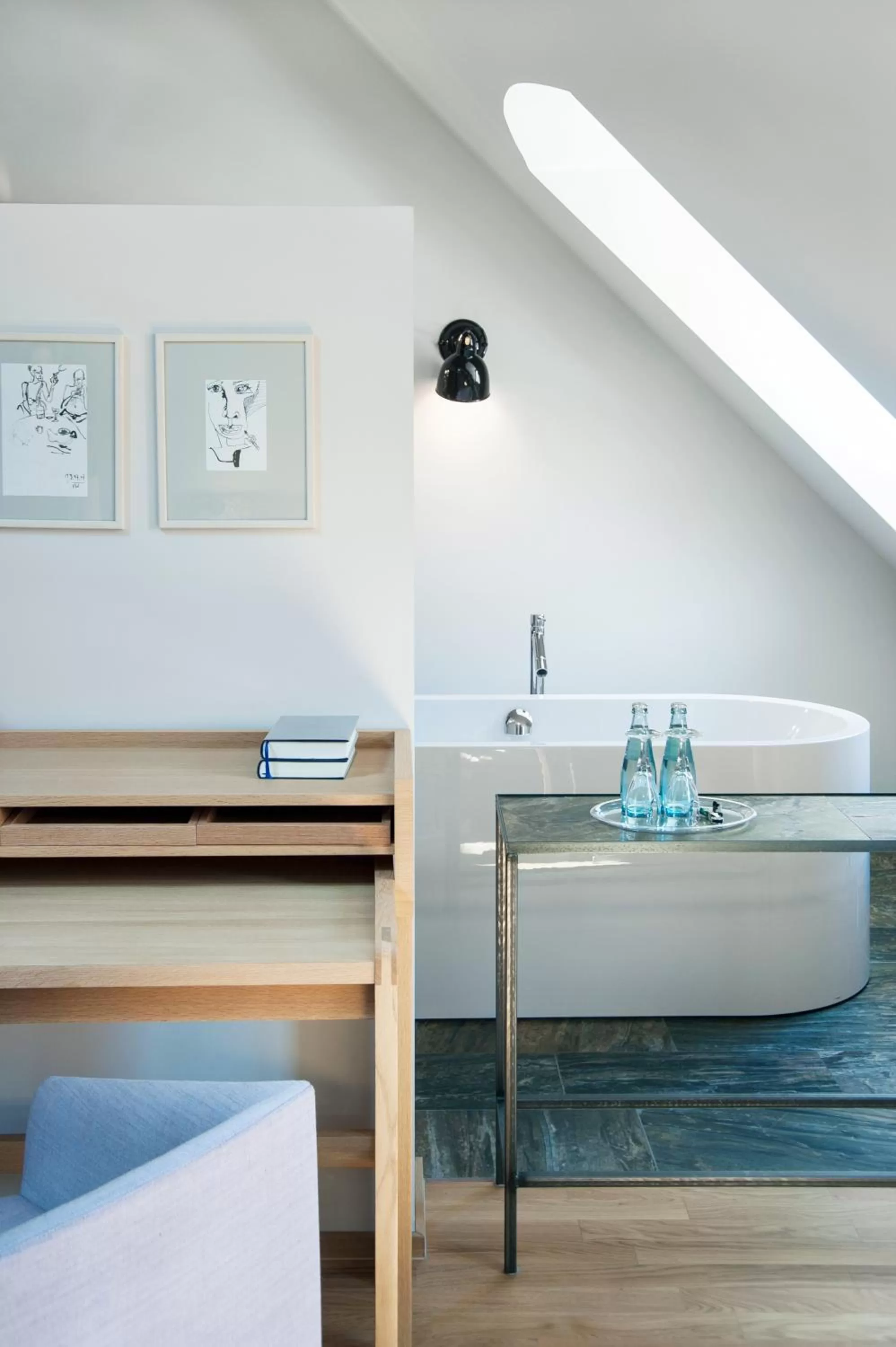 Bathroom, Bed in Emmerich Hotel Görlitz