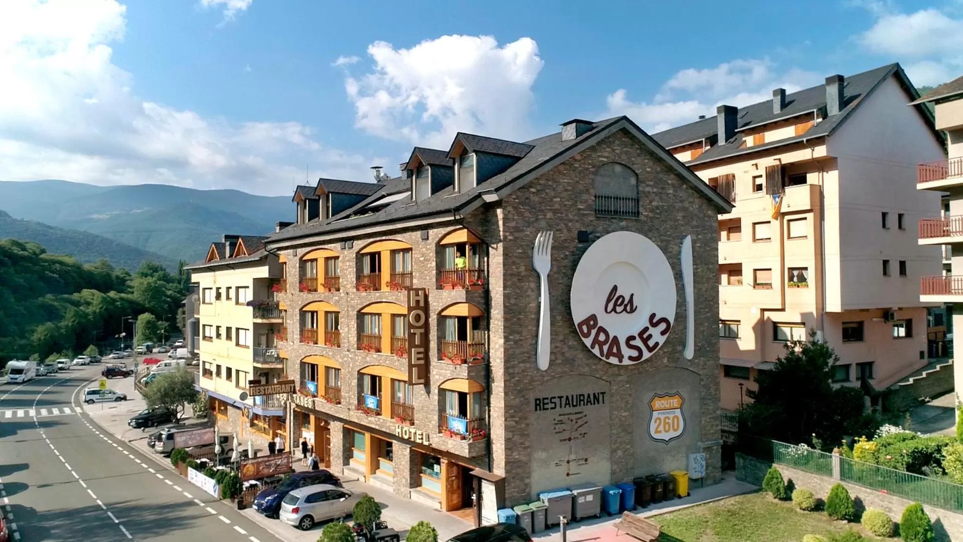 Area and facilities in Hotel Restaurant Les Brases