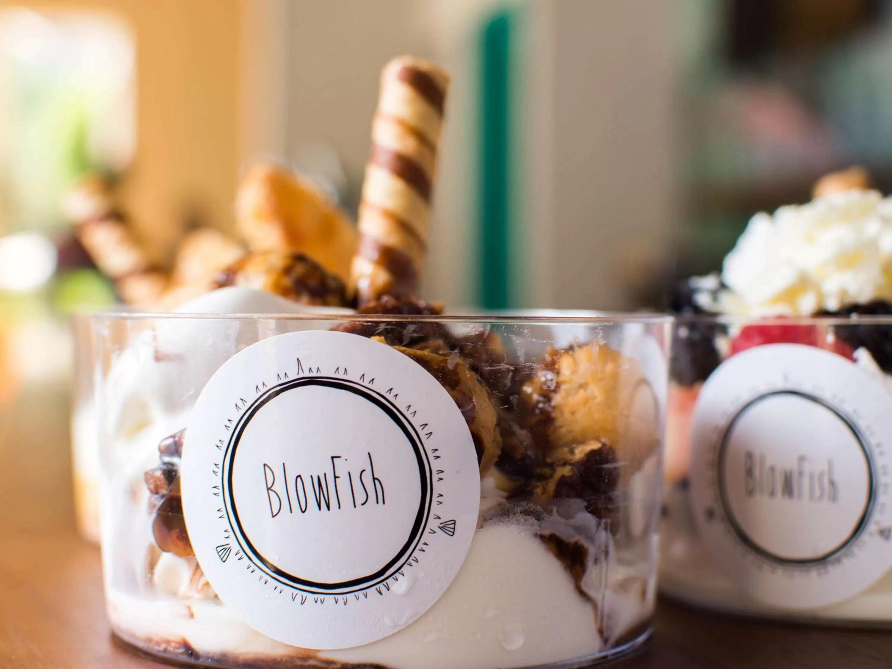 Restaurant/places to eat in Fairmont The Palm