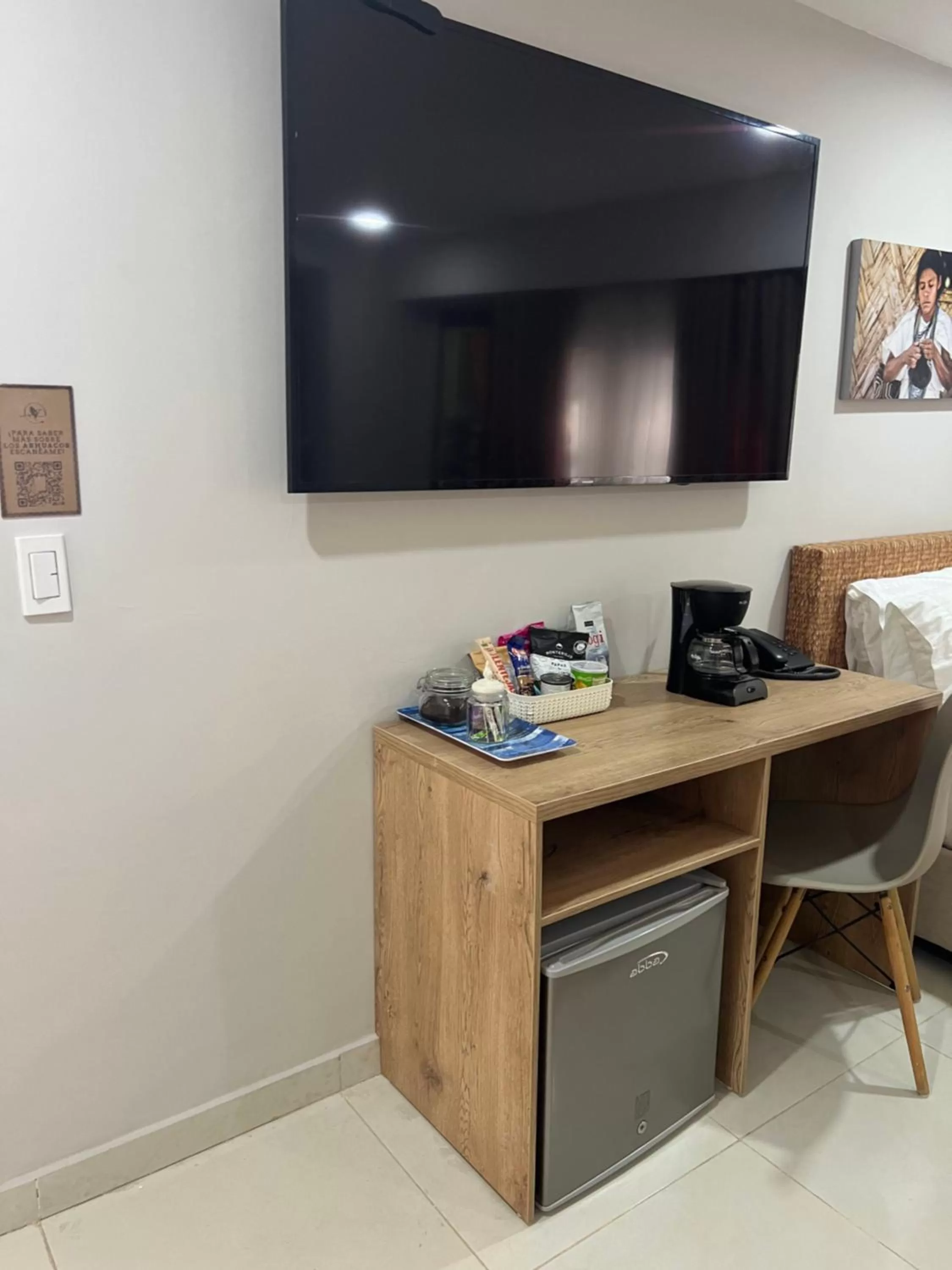 oven, TV/Entertainment Center in Hotel Boutique CASA CHUNUU Santa Marta