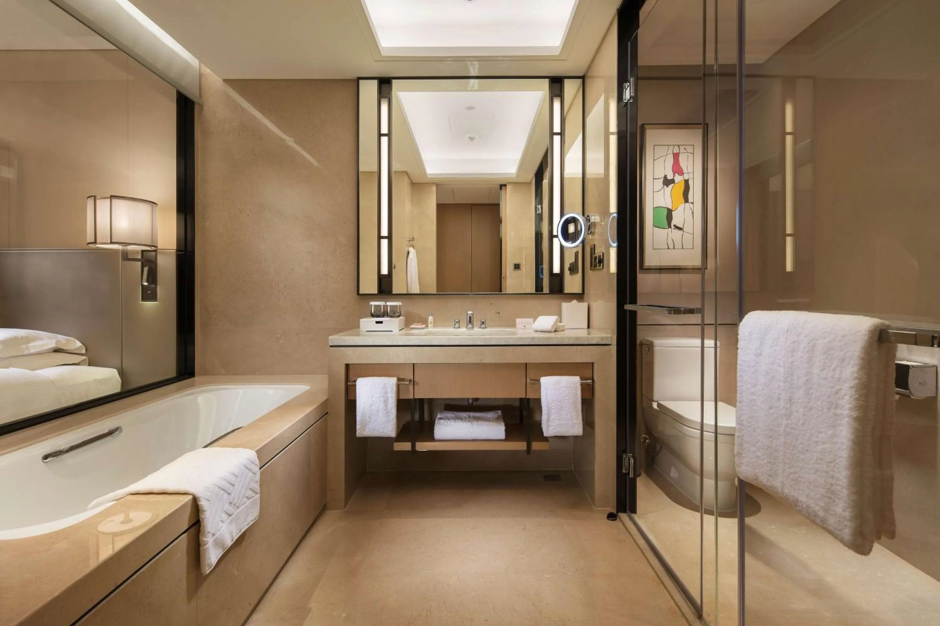 Bathroom, Bed in Hilton Chengdu Longquanyi