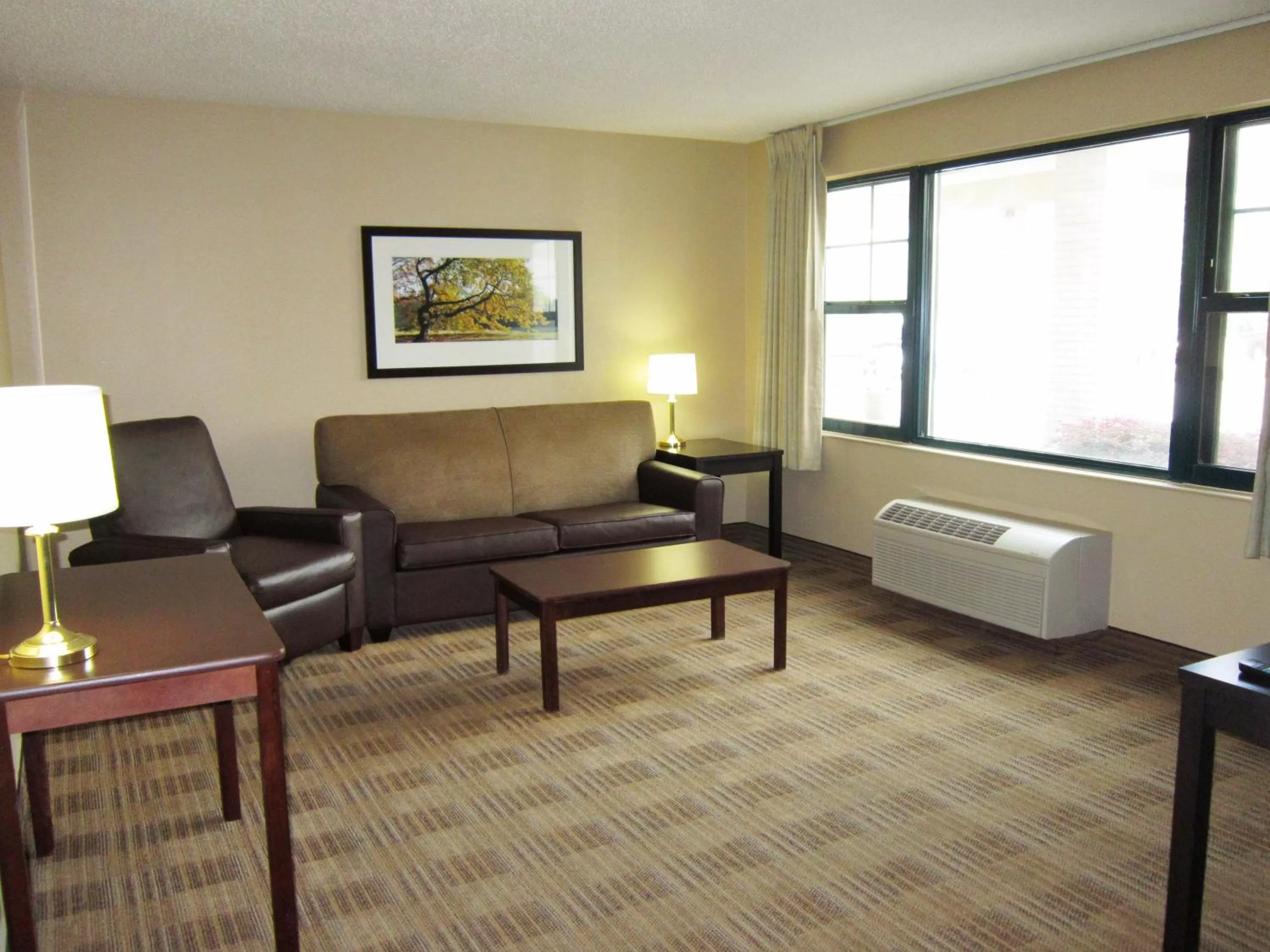 Seating area in Extended Stay America Suites - Allentown - Bethlehem