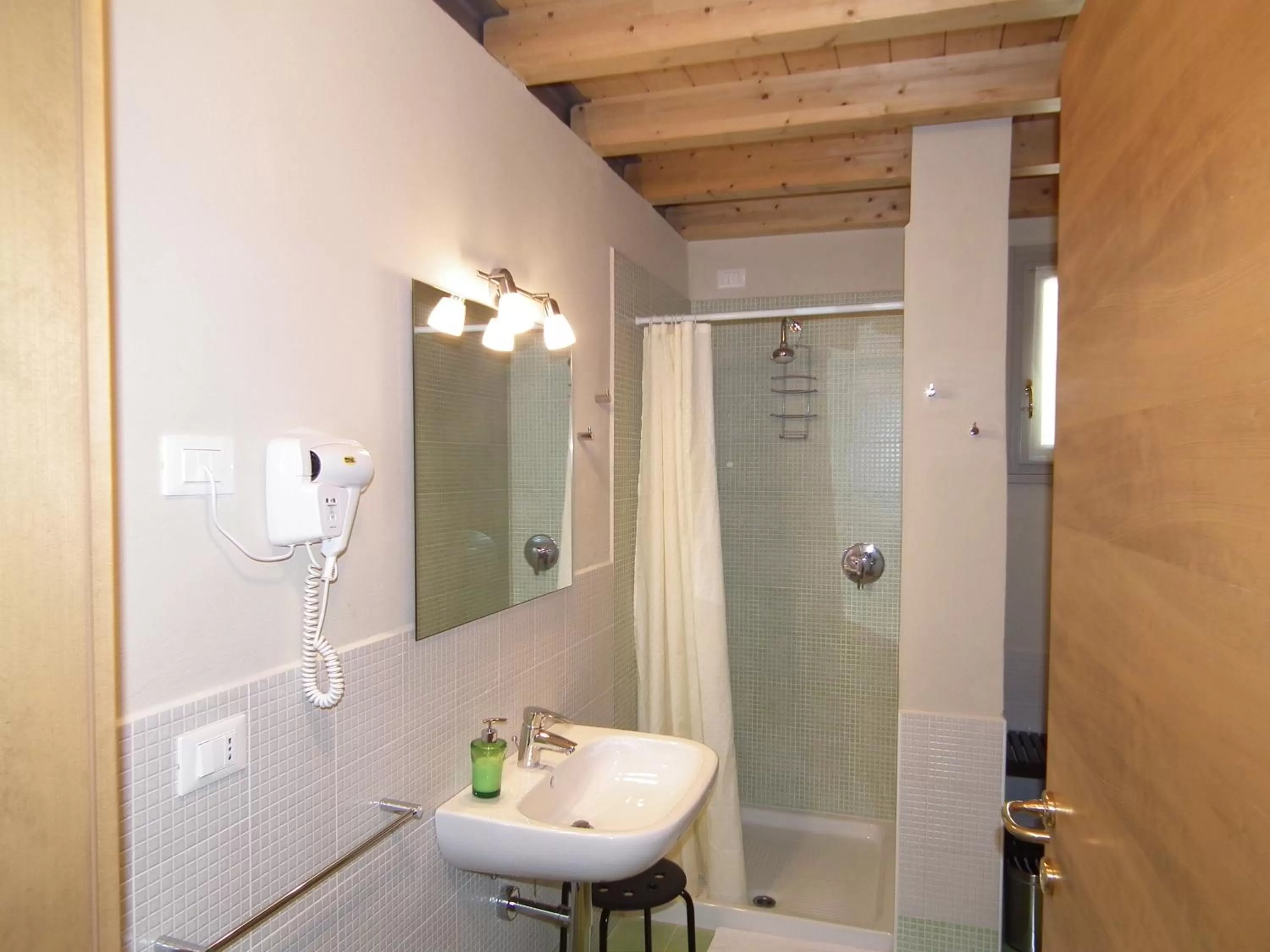 Bathroom in L'Isolo b&b e case vacanza