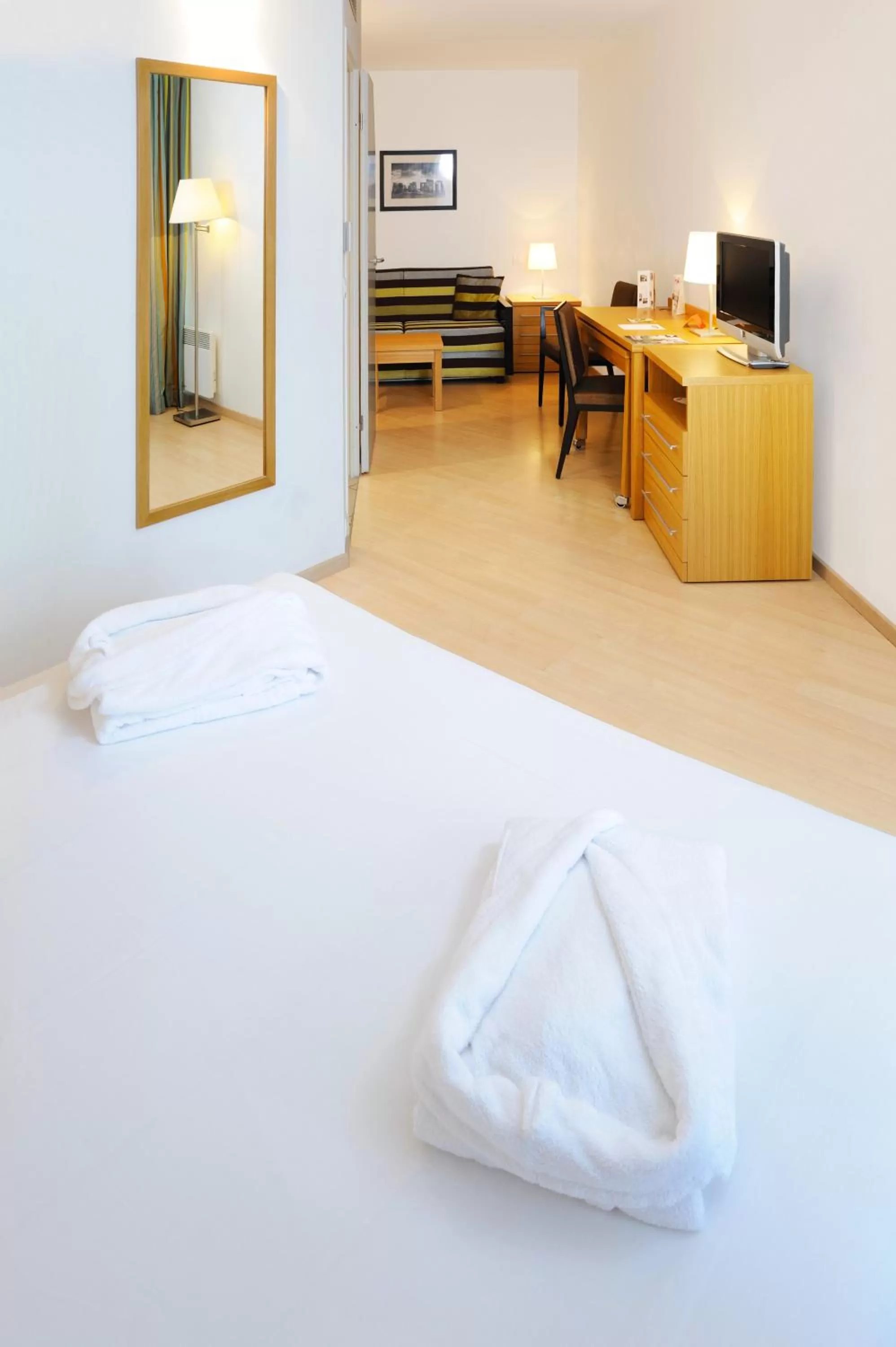 Bed in Residhome Paris-Massy