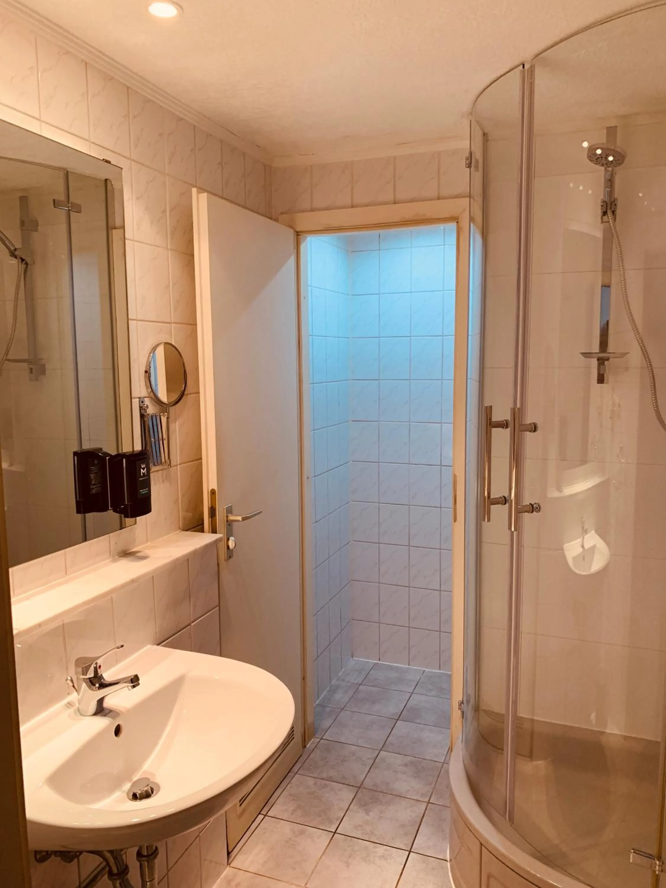 Bathroom in Hotel Kunibert der Fiese - Superior