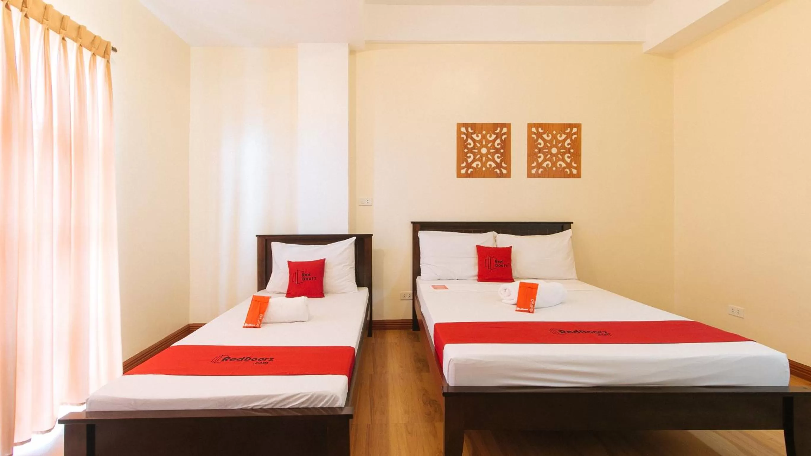 Photo of the whole room, Bed in RedDoorz Plus near Johnson and Johnson Paranaque