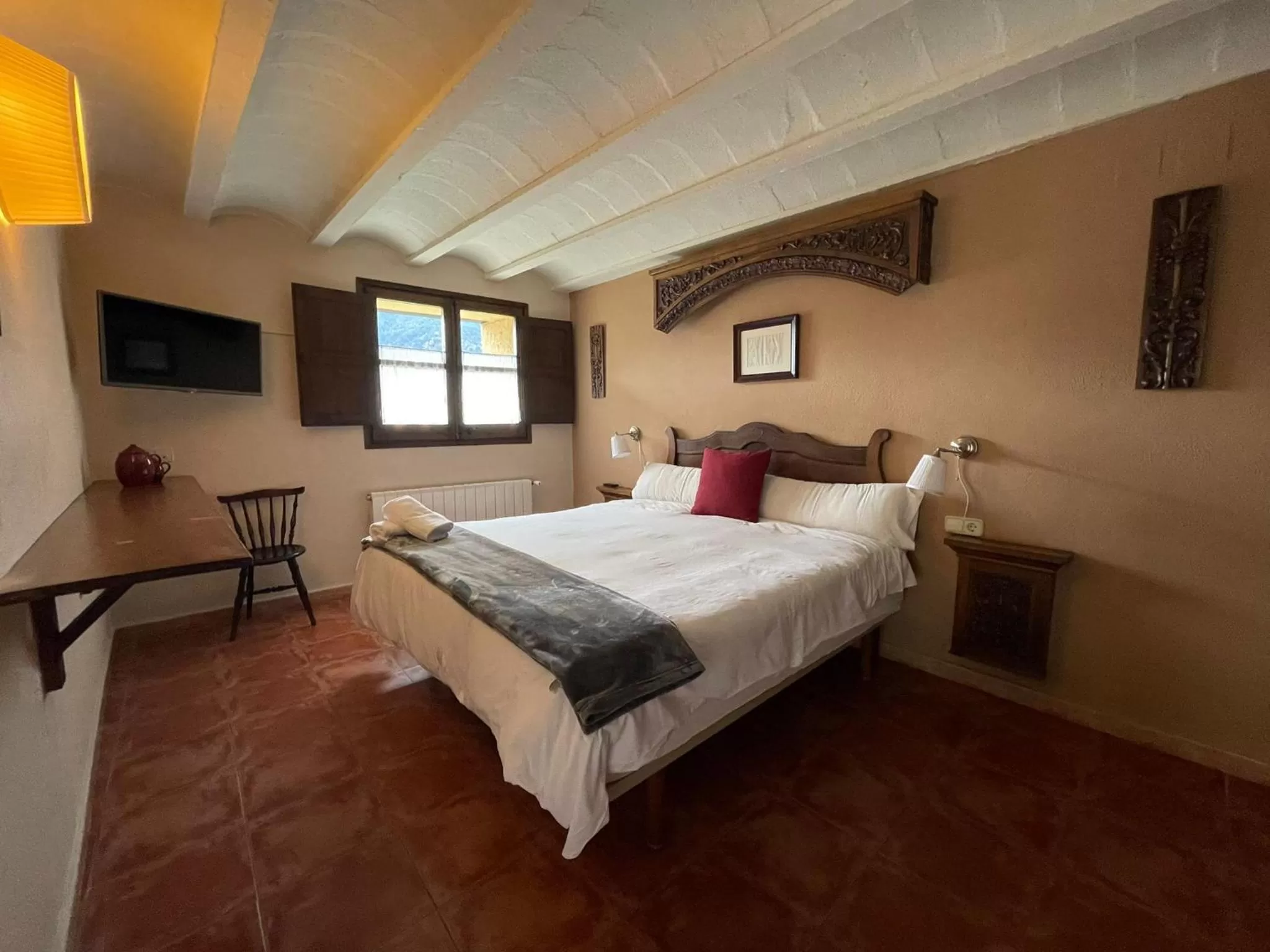 Photo of the whole room in Hotel Cruells