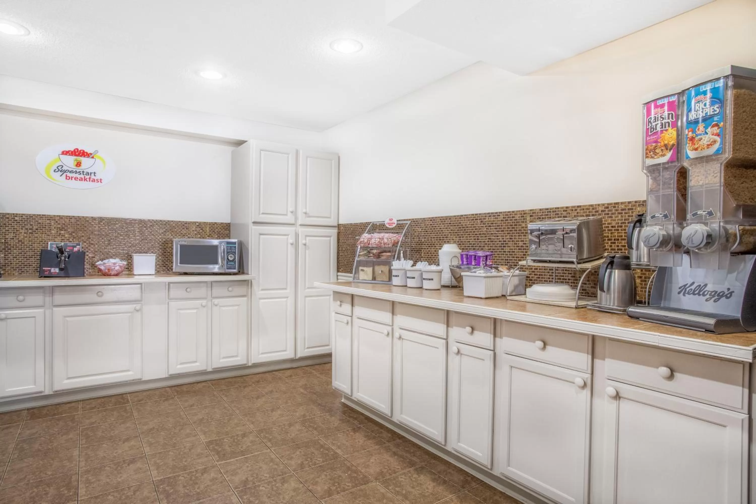 Continental breakfast in Super 8 by Wyndham Gettysburg