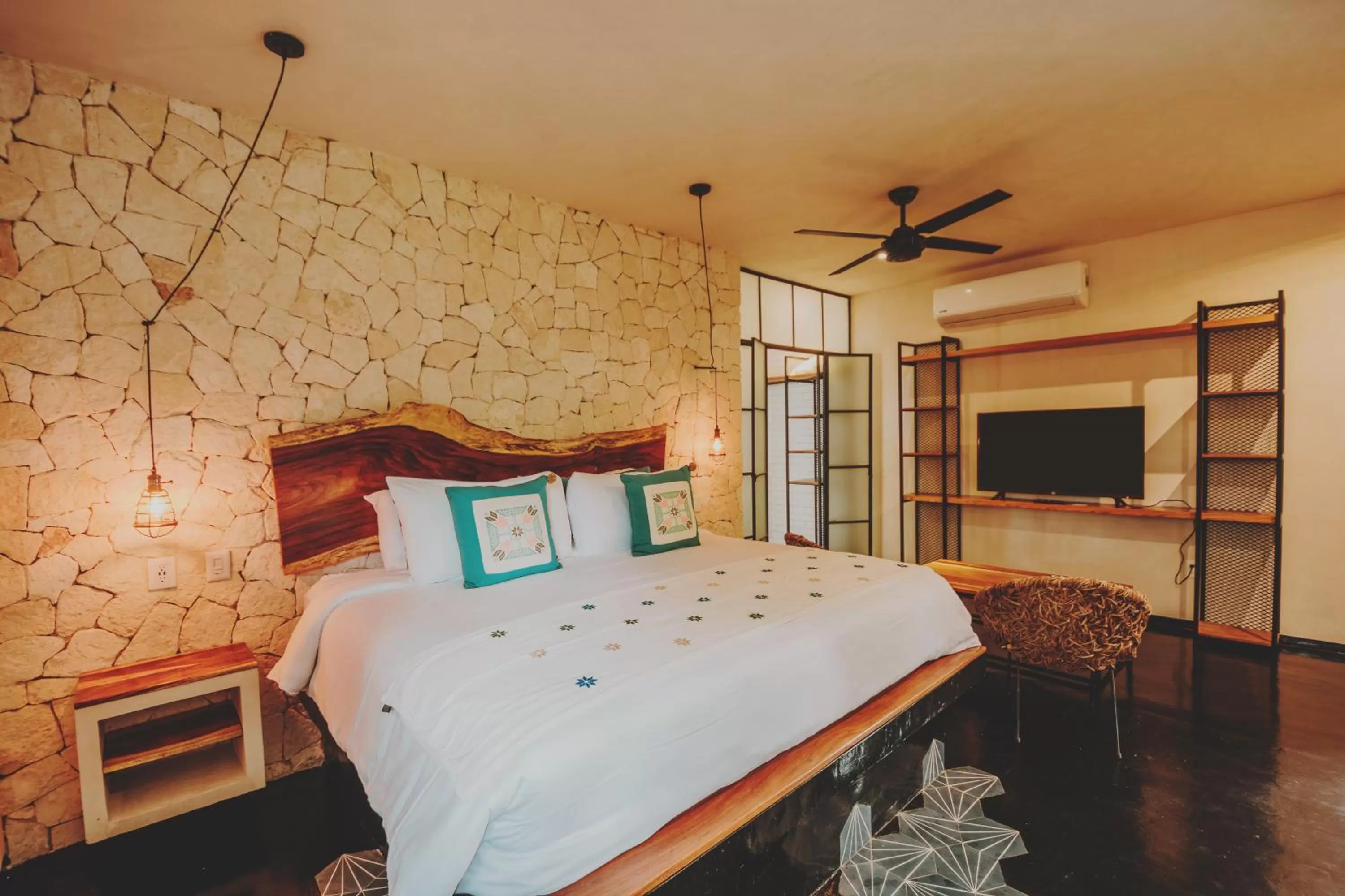 Bedroom, Bed in Maka Hotel Boutique