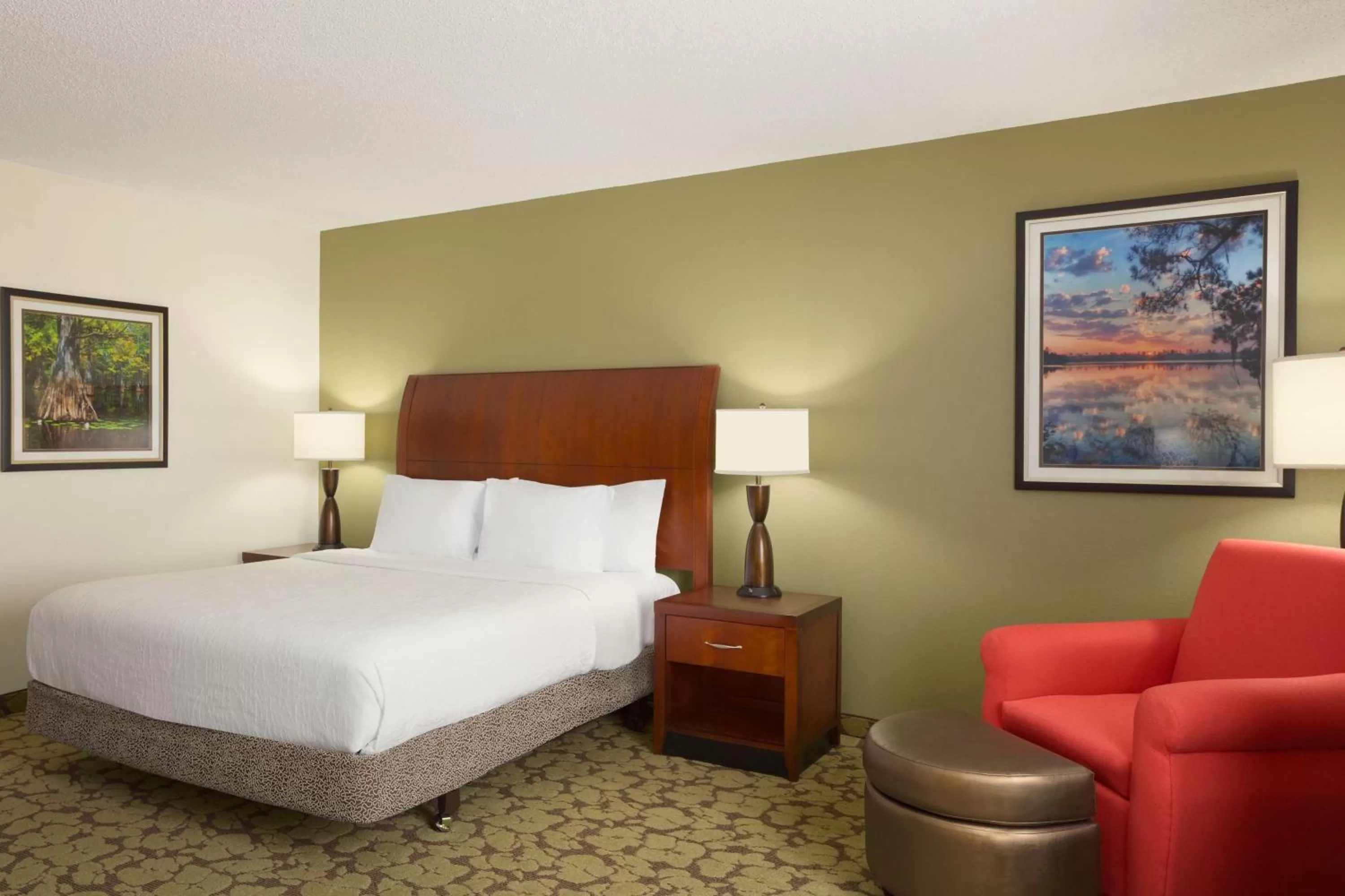 Bed in Hilton Garden Inn West Monroe