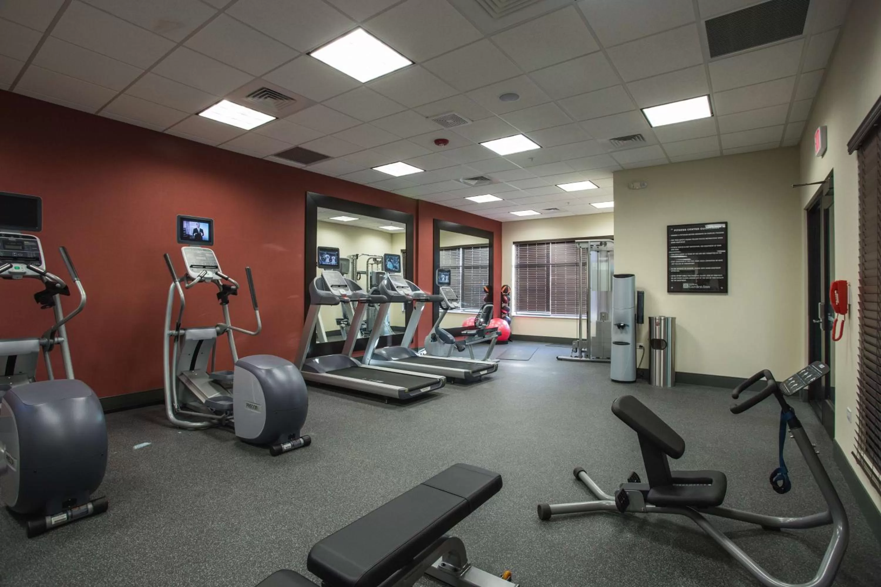 Fitness centre/facilities in Hilton Garden Inn Bolingbrook I-55