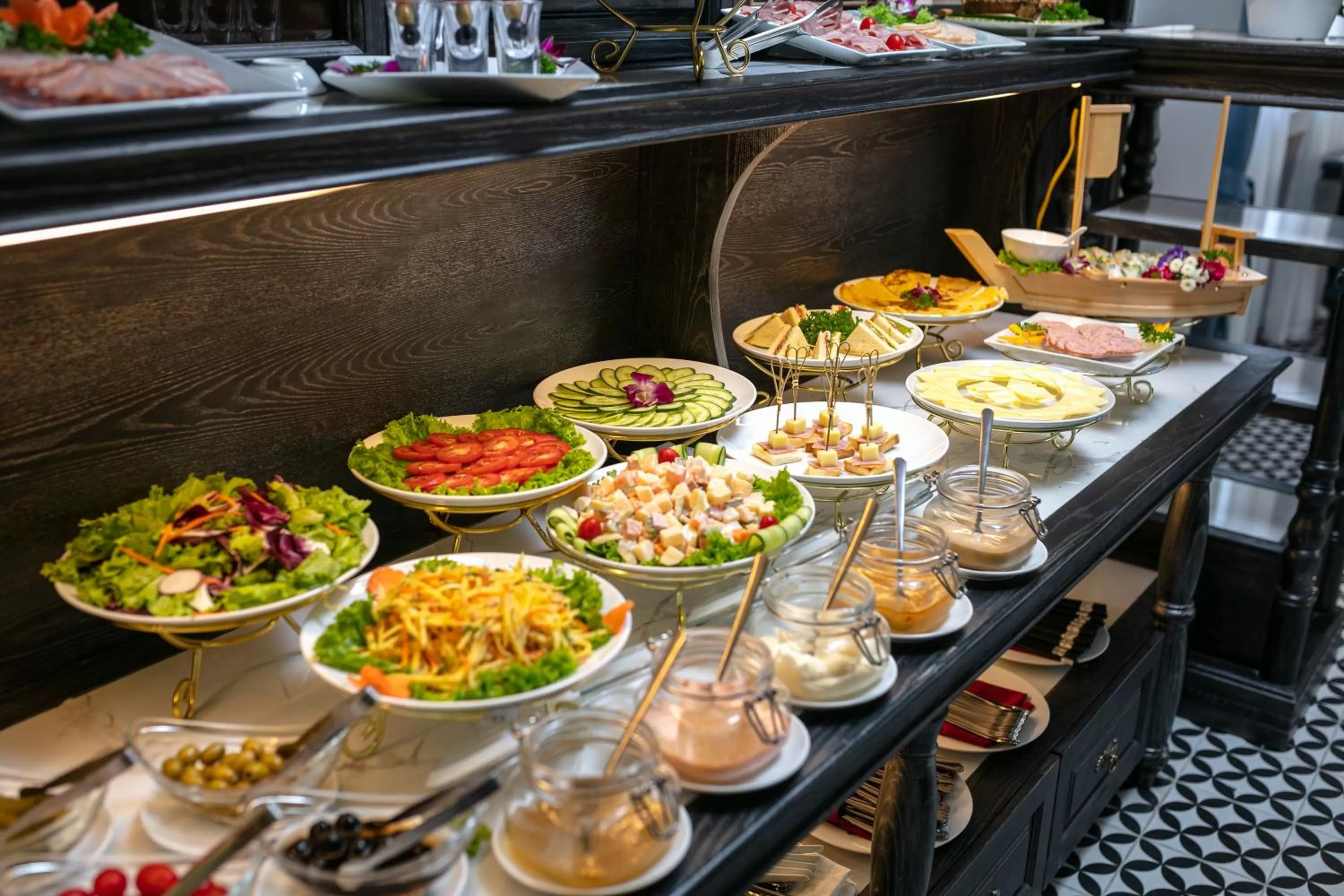 Buffet breakfast in Shining Central Hotel & Spa