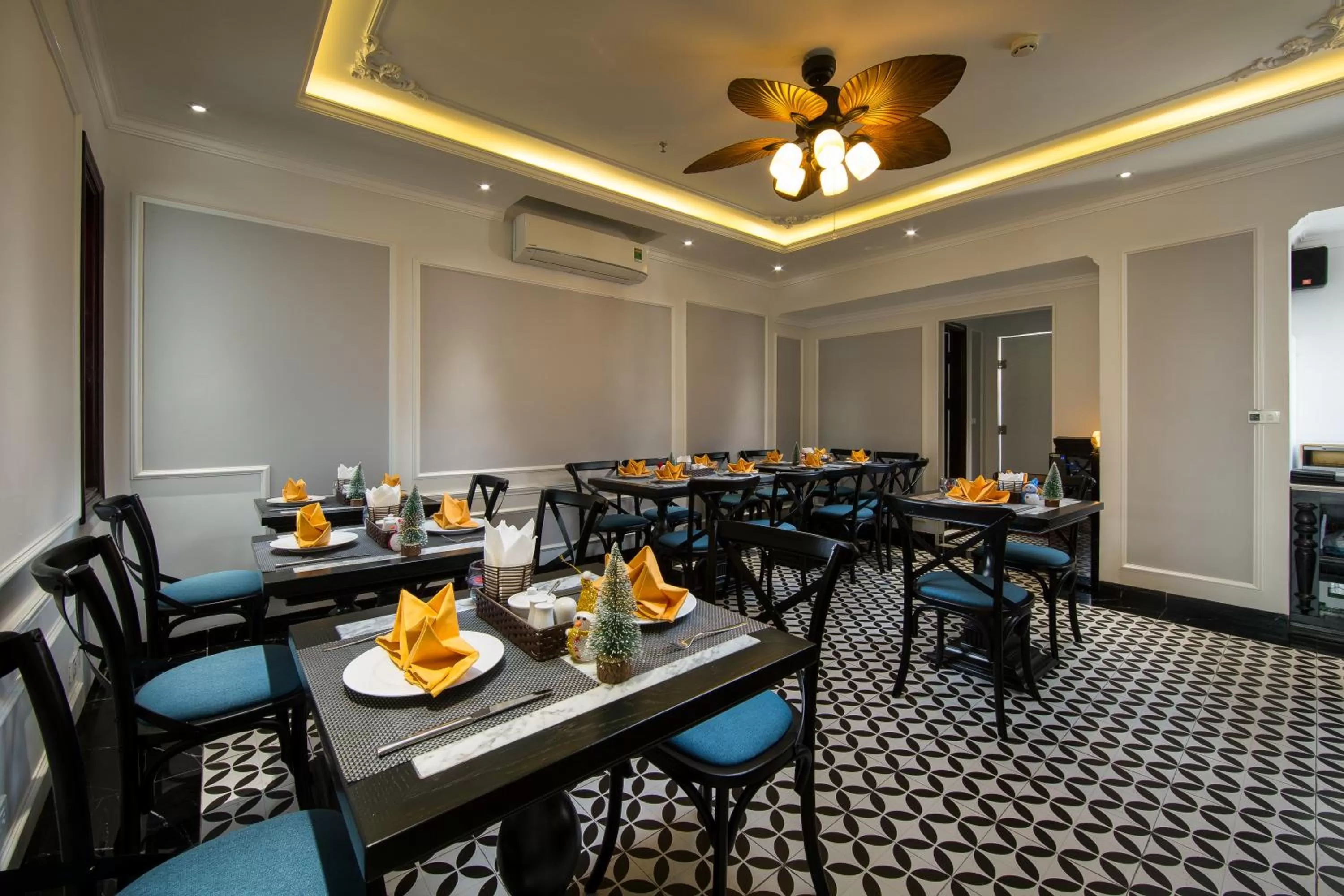 Restaurant/places to eat in Hanoi Media Hotel & Spa
