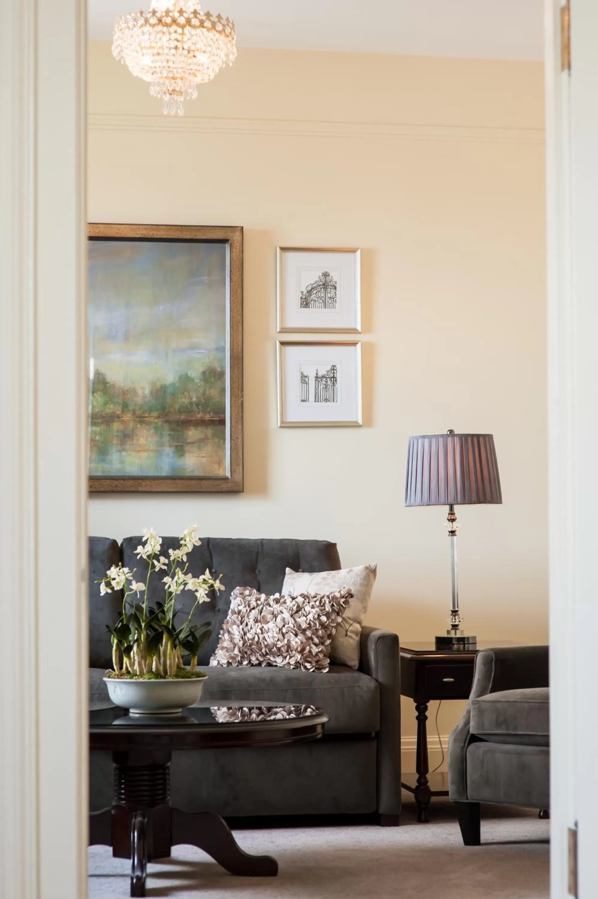 Living room in The Inn at the Union Club of British Columbia