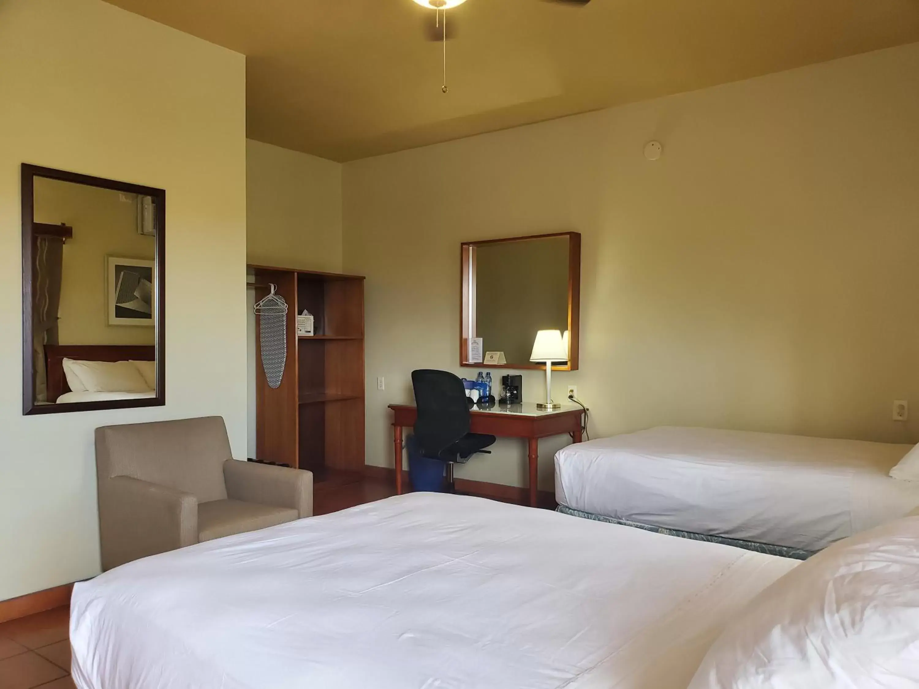 Double Room with Mountain View in Rolson Hotel Double Room with Mountain View in Rolson Hotel