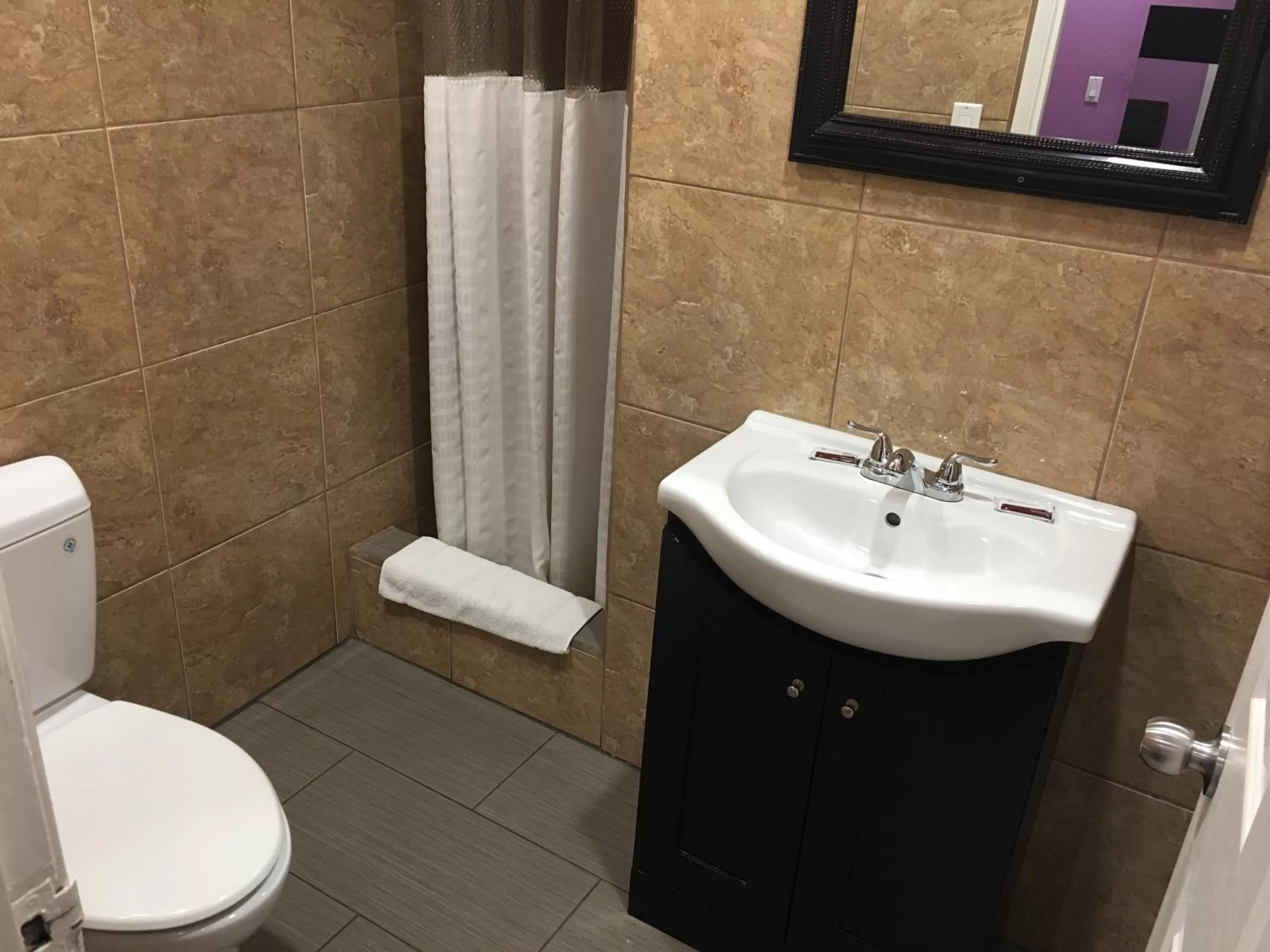 Bathroom in Harris Motel