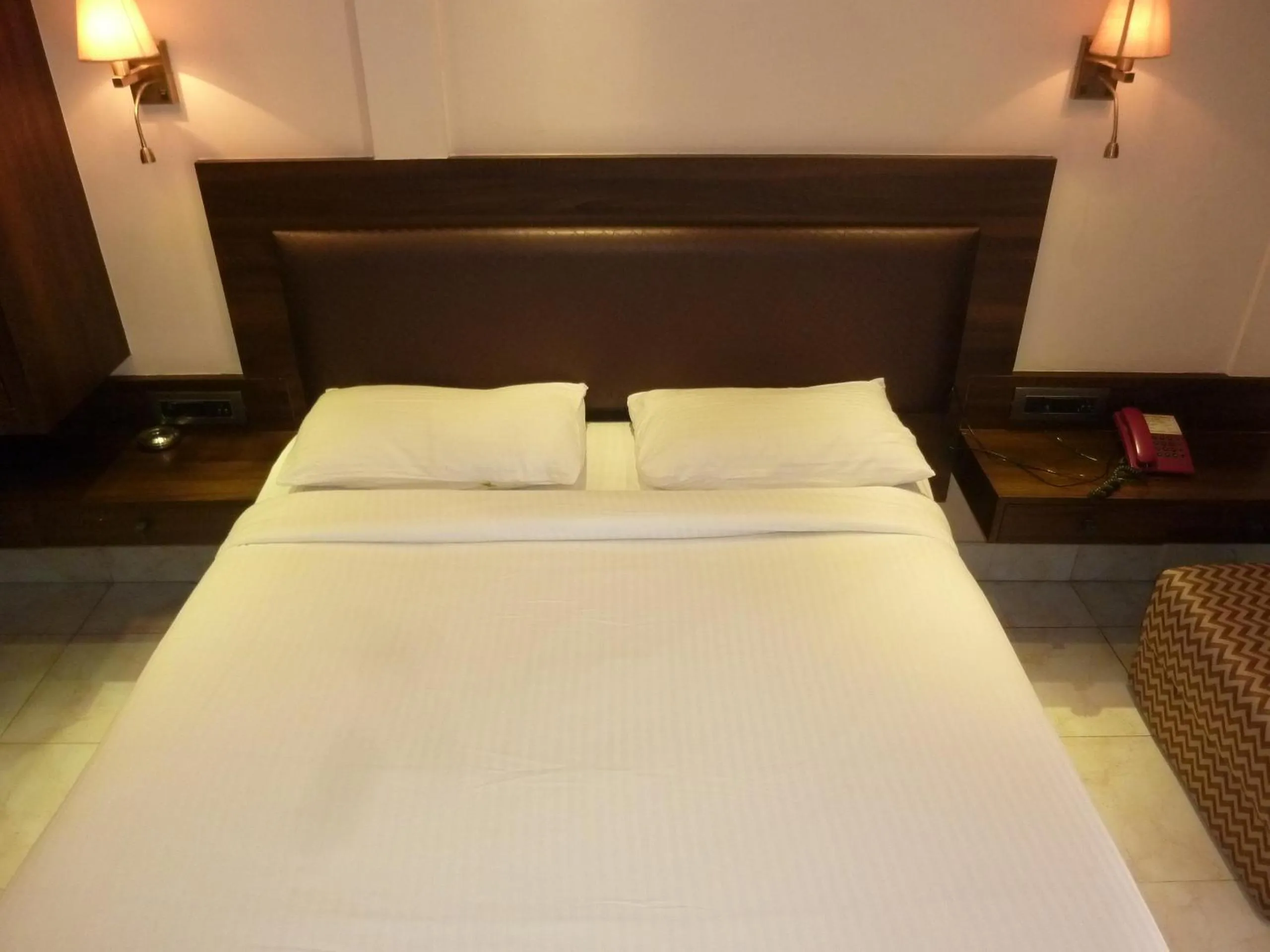 Photo of the whole room in Hotel New Bengal