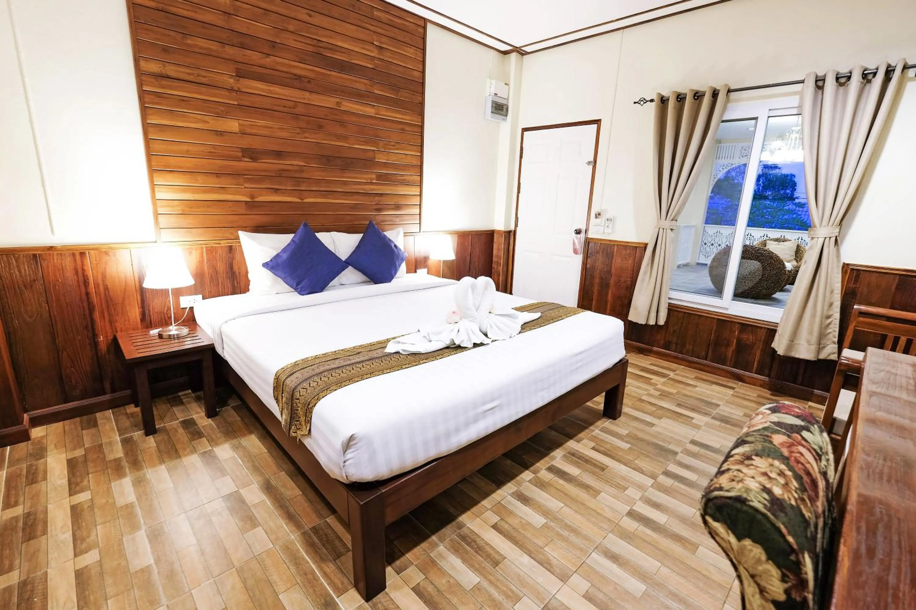 Photo of the whole room, Bed in Vieng Tawan Sukhothai Hotel