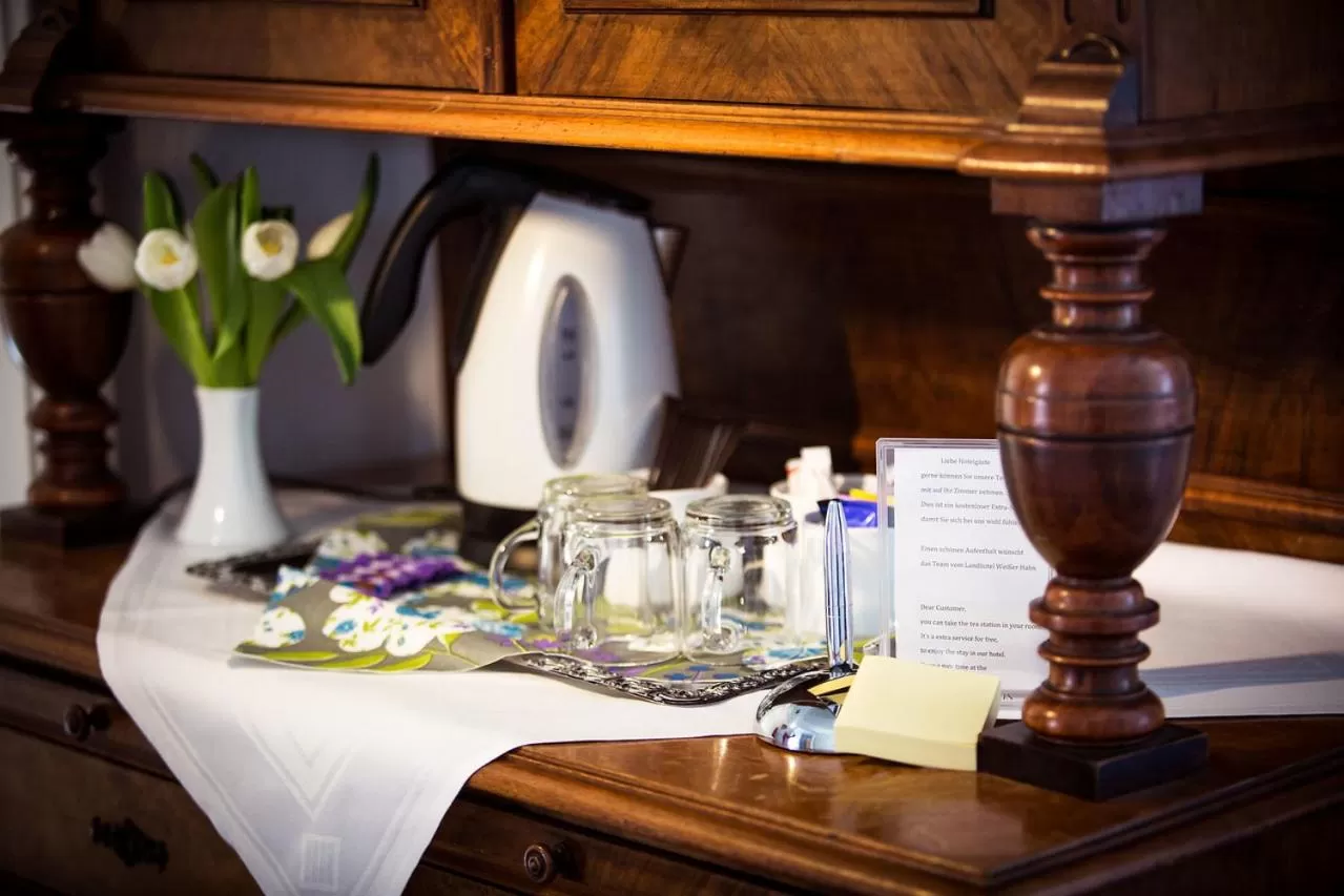 Restaurant/places to eat in Landhotel Weißer Hahn