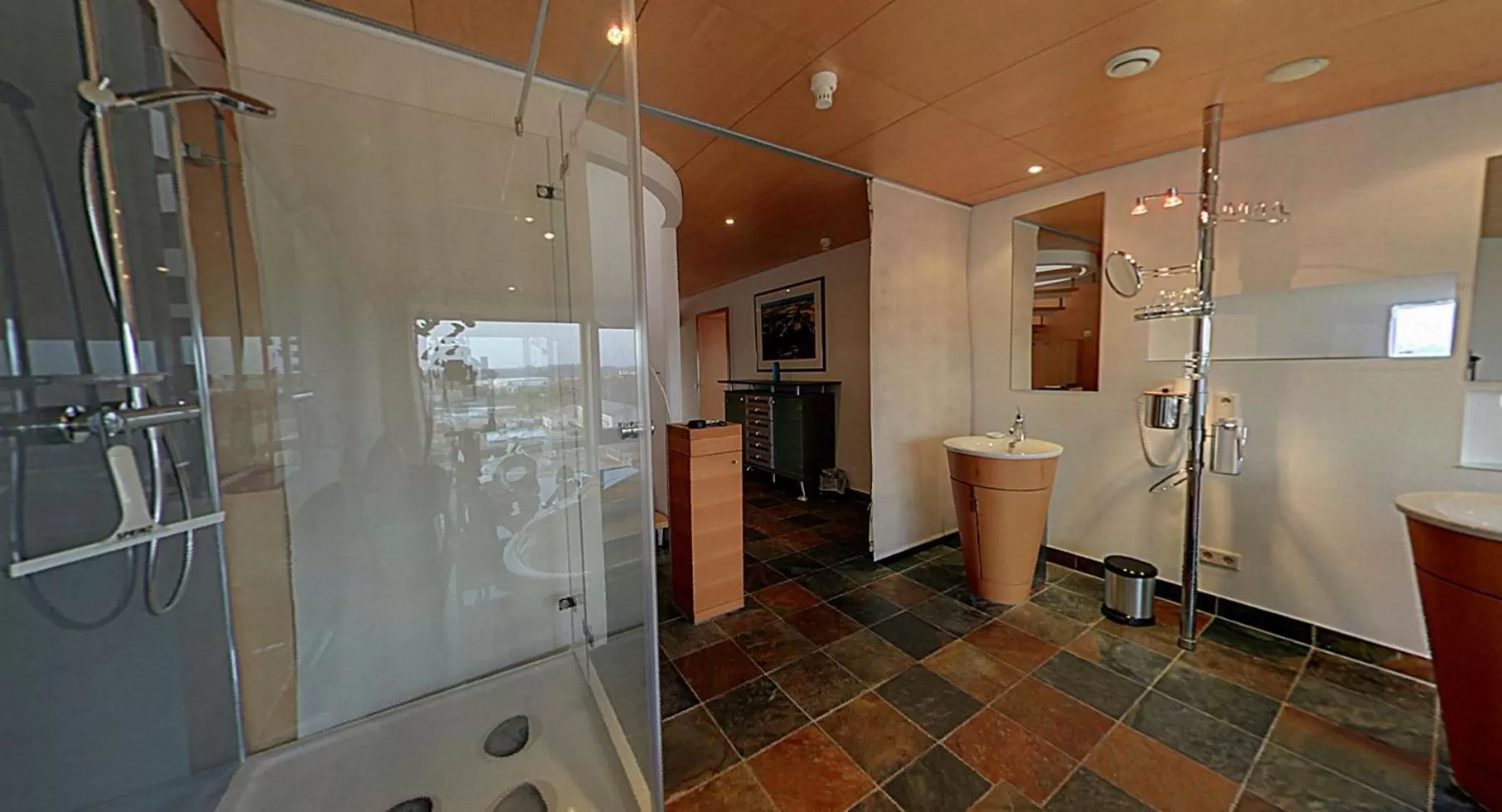 Shower in Speicher Barth - Superior-Hotel