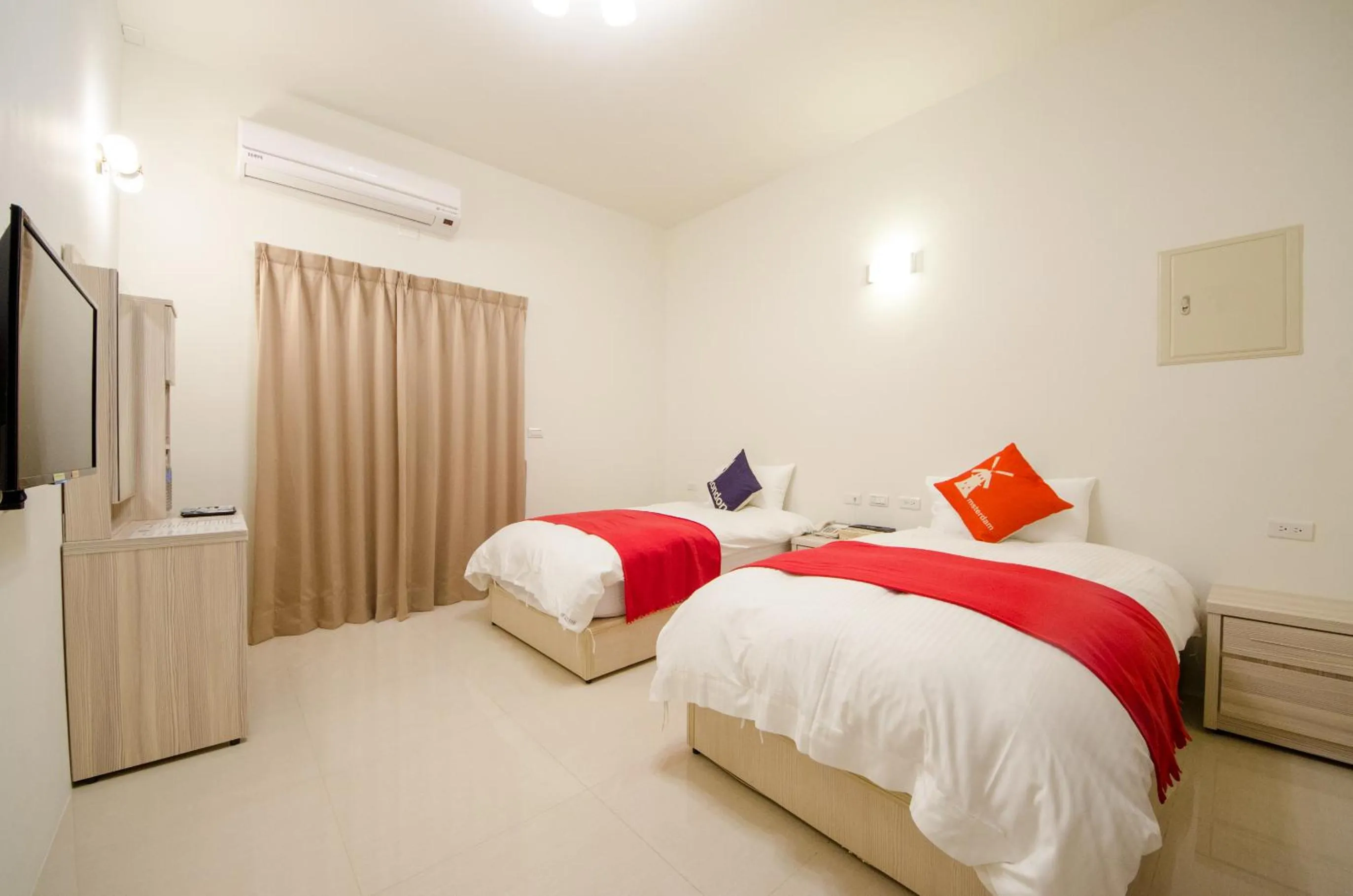 bunk bed, Bed in Successful 168 B&B